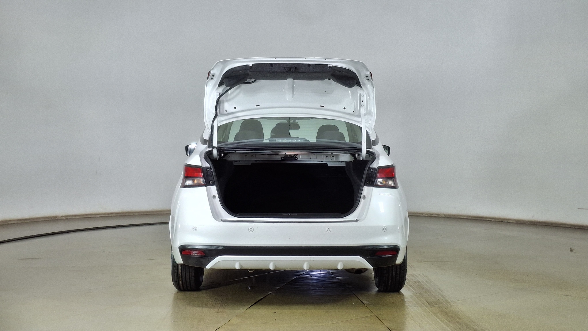 Nissan Versa — foto 6 de 15