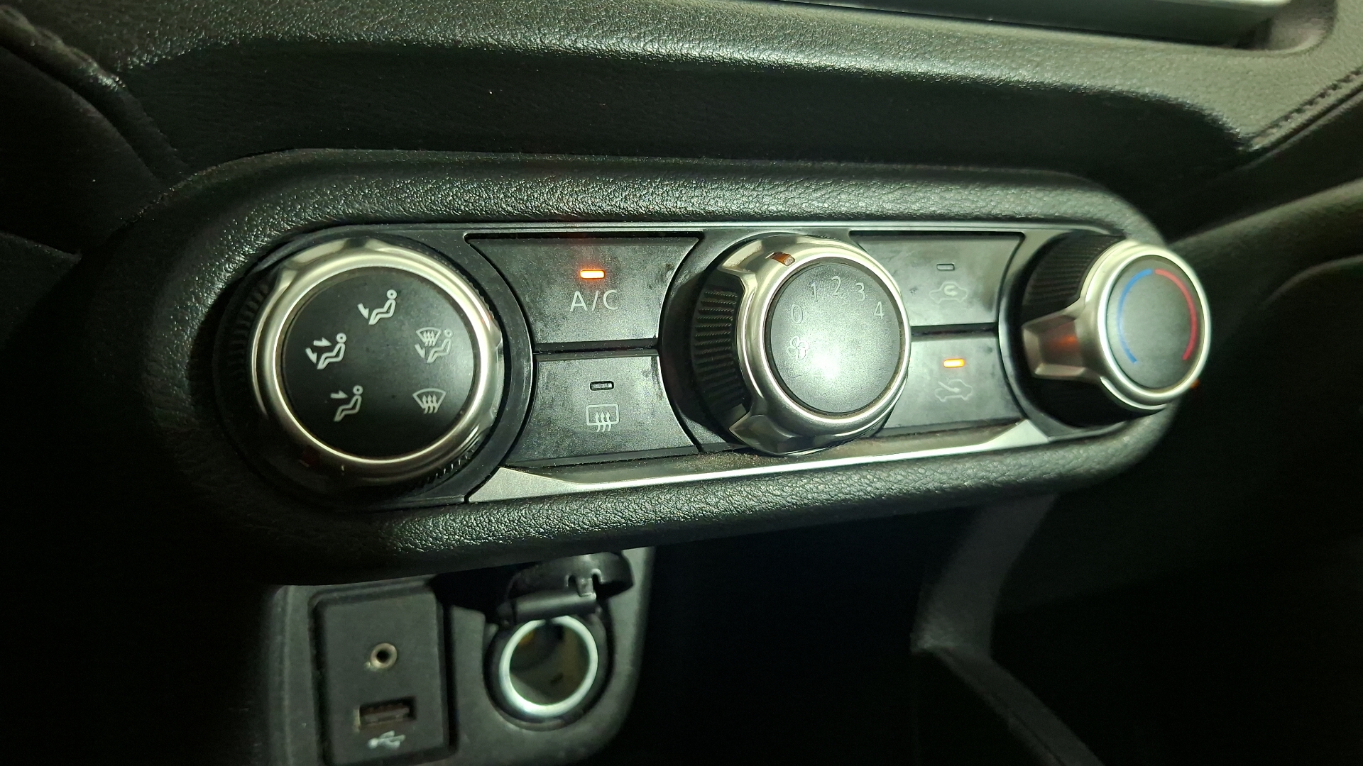 Nissan Versa — foto 14 de 15