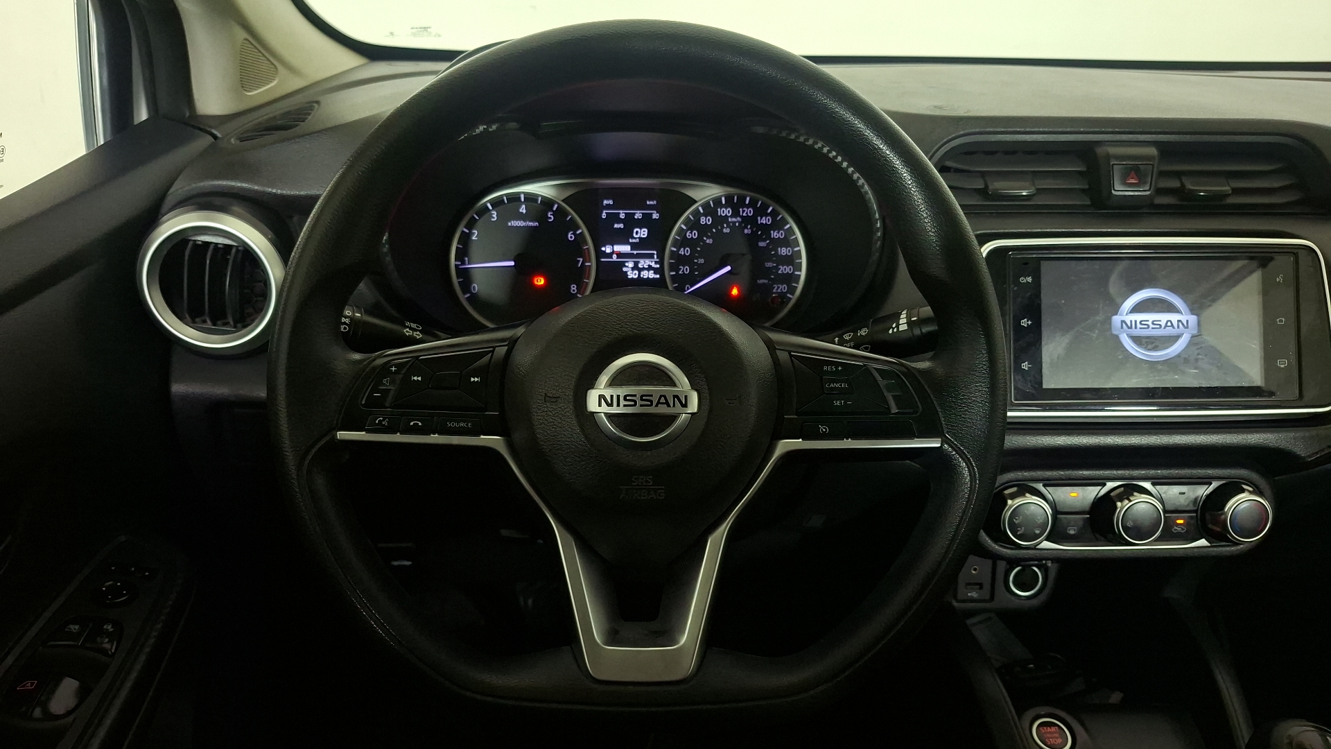 Nissan Versa — foto 8 de 15