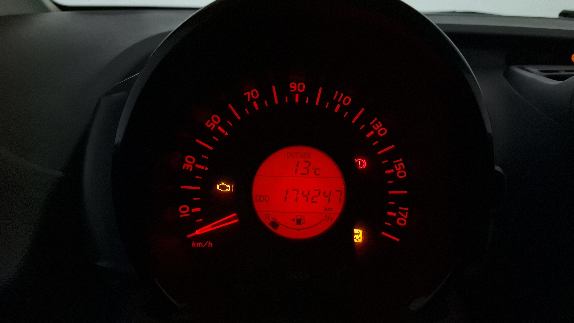 Toyota Aygo — foto 9 de 16