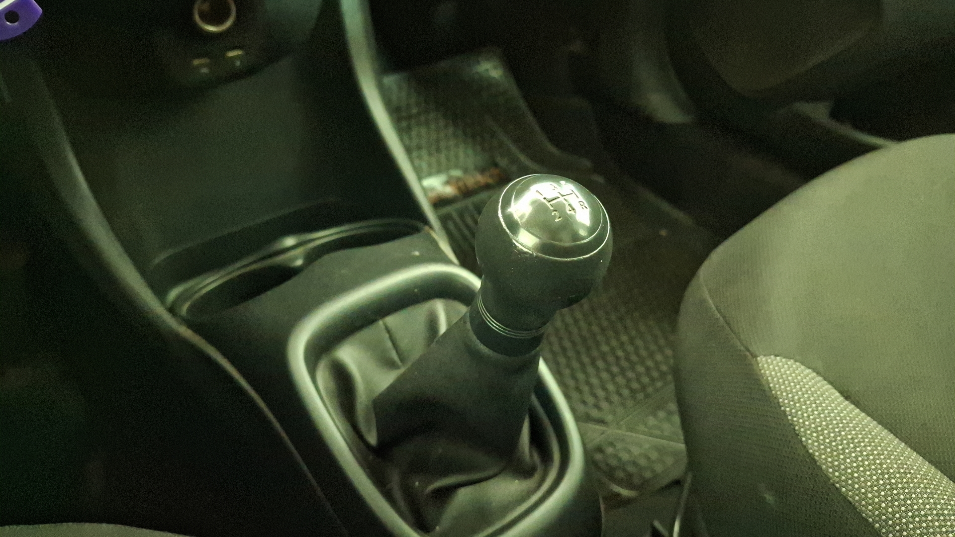 Toyota Aygo — foto 11 de 16