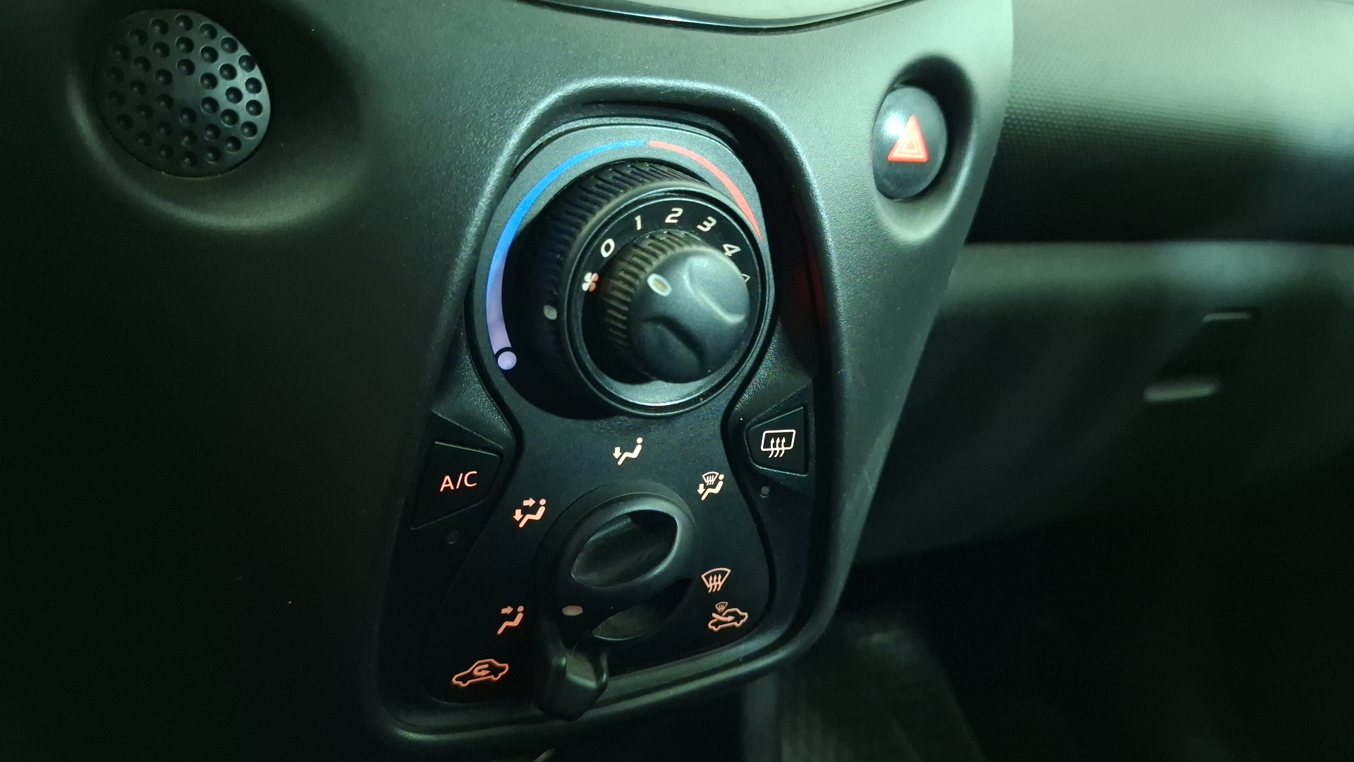 Toyota Aygo — foto 15 de 16