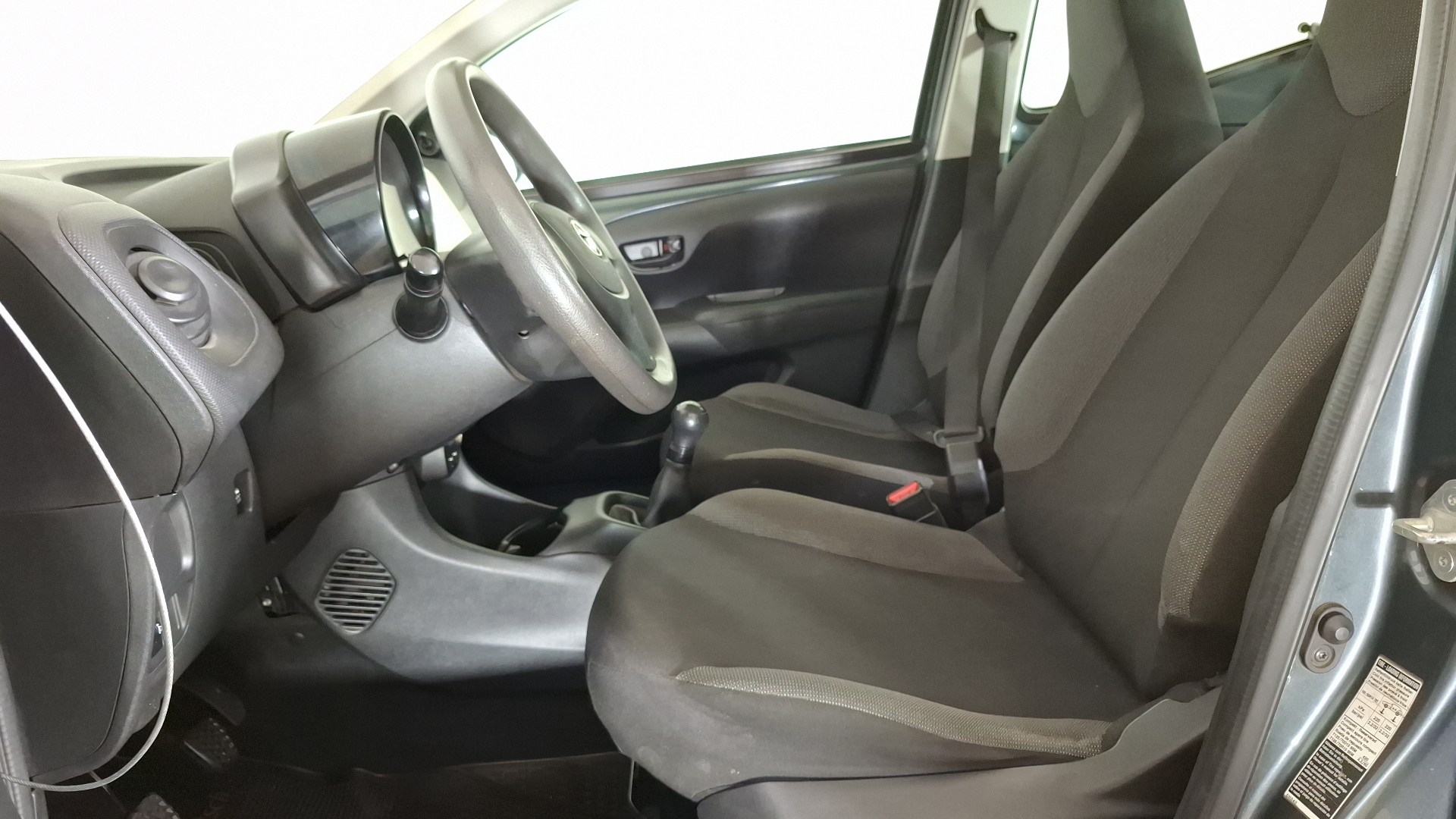 Toyota Aygo — foto 13 de 16