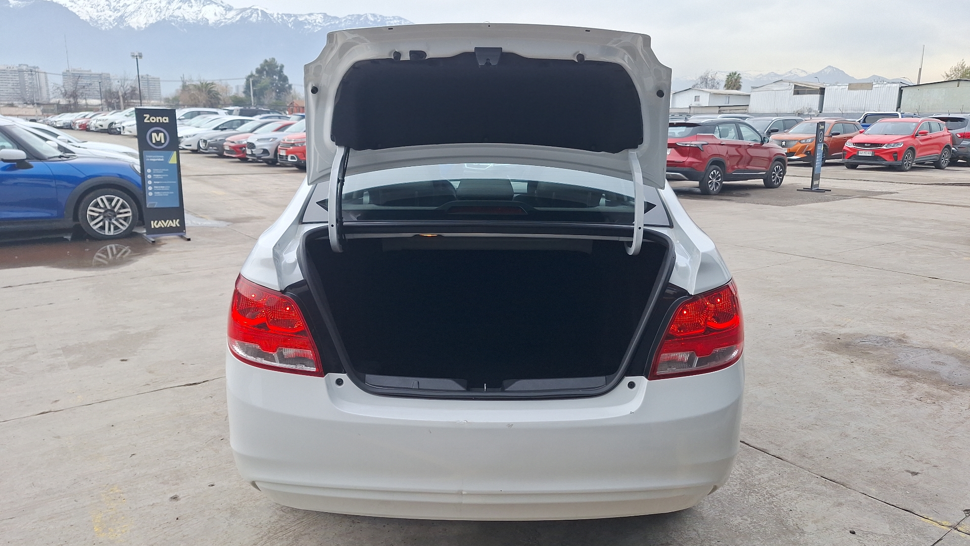 Chevrolet Sail — foto 4 de 14