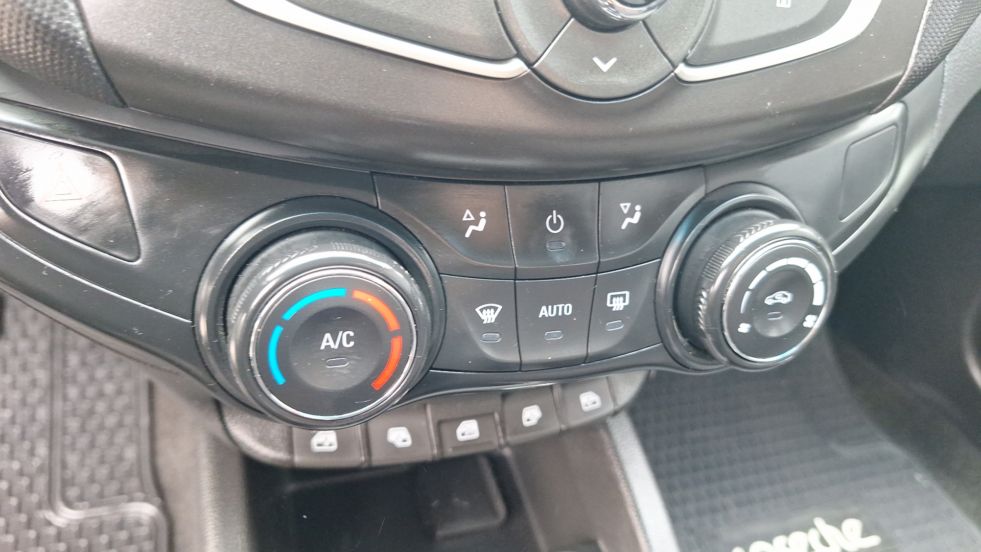 Chevrolet Sail — foto 14 de 14