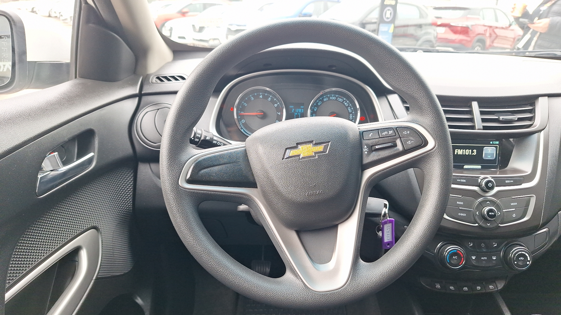 Chevrolet Sail — foto 8 de 14