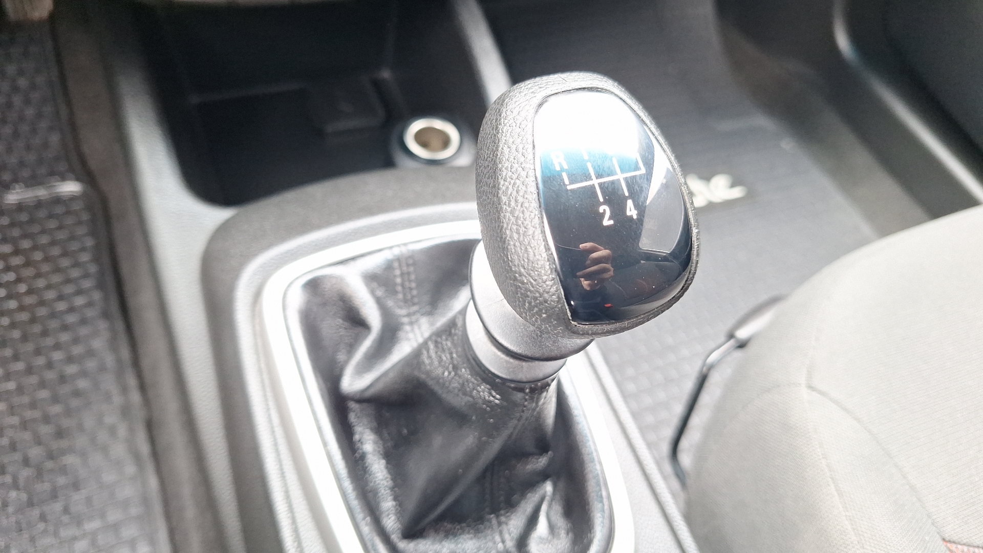Chevrolet Sail — foto 11 de 14
