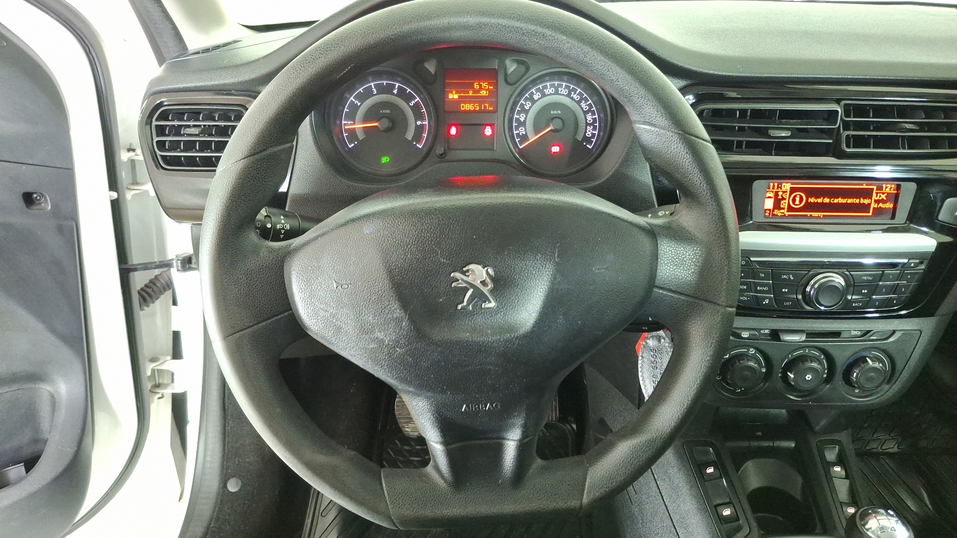 Peugeot 301 — foto 8 de 15