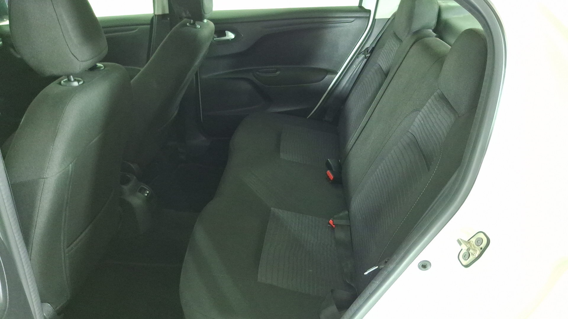 Peugeot 301 — foto 13 de 15