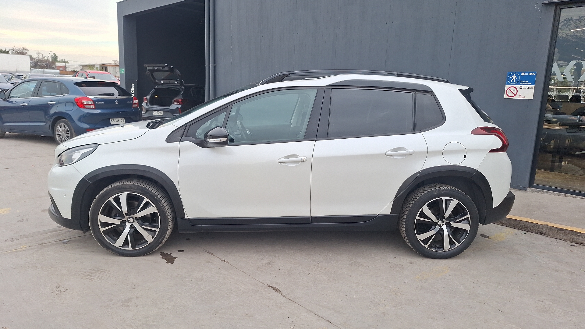 Peugeot 2008 — foto 2 de 16