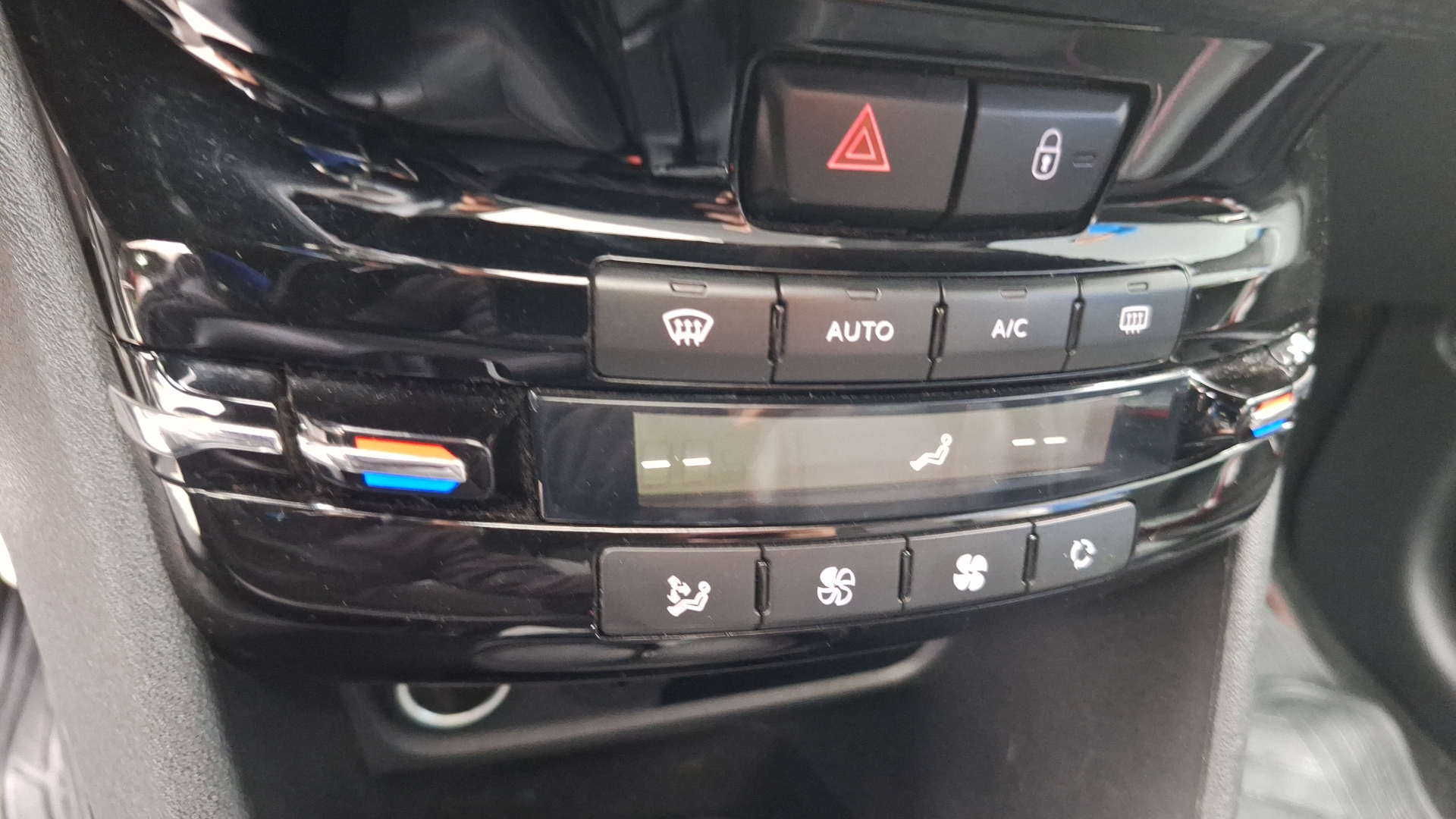 Peugeot 2008 — foto 16 de 16