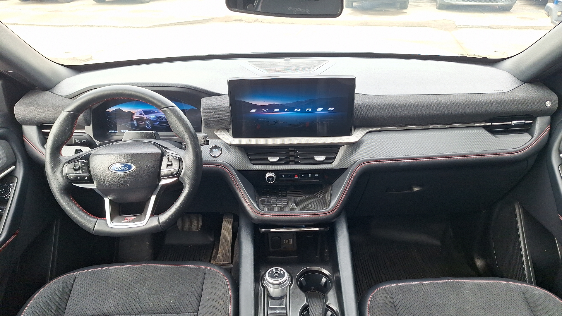 Ford Explorer — foto 6 de 17