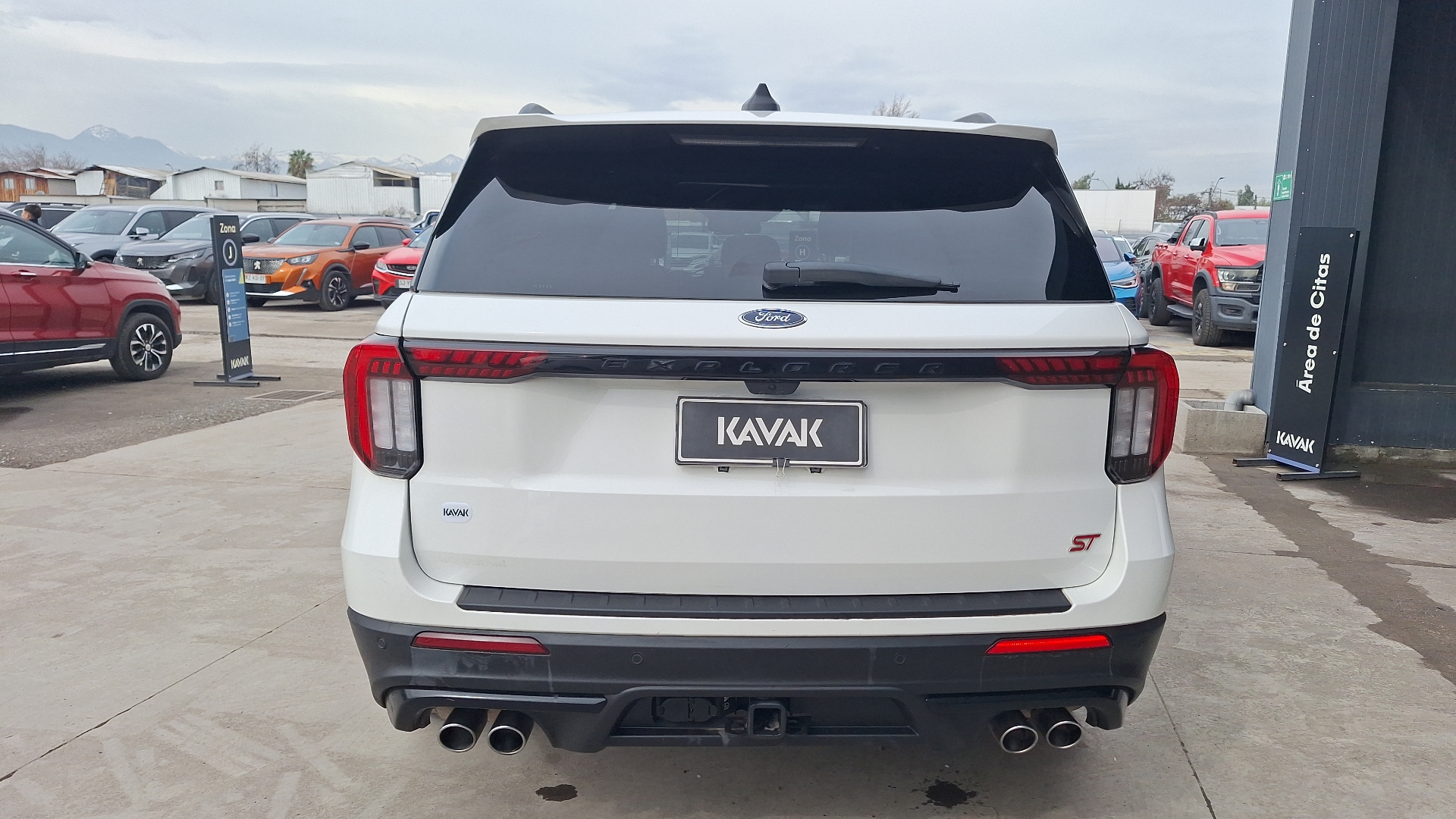 Ford Explorer — foto 3 de 17