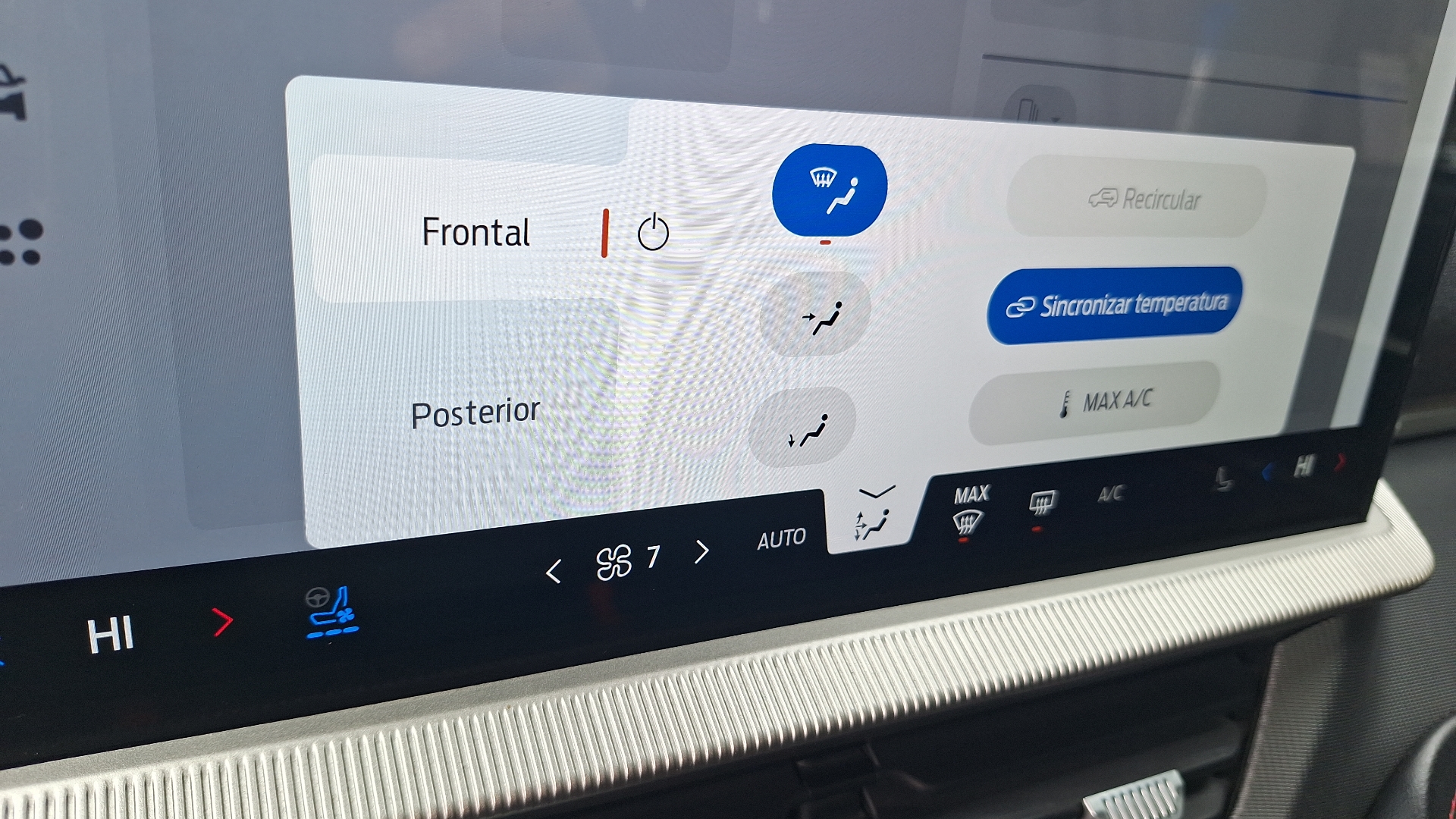 Ford Explorer — foto 17 de 17