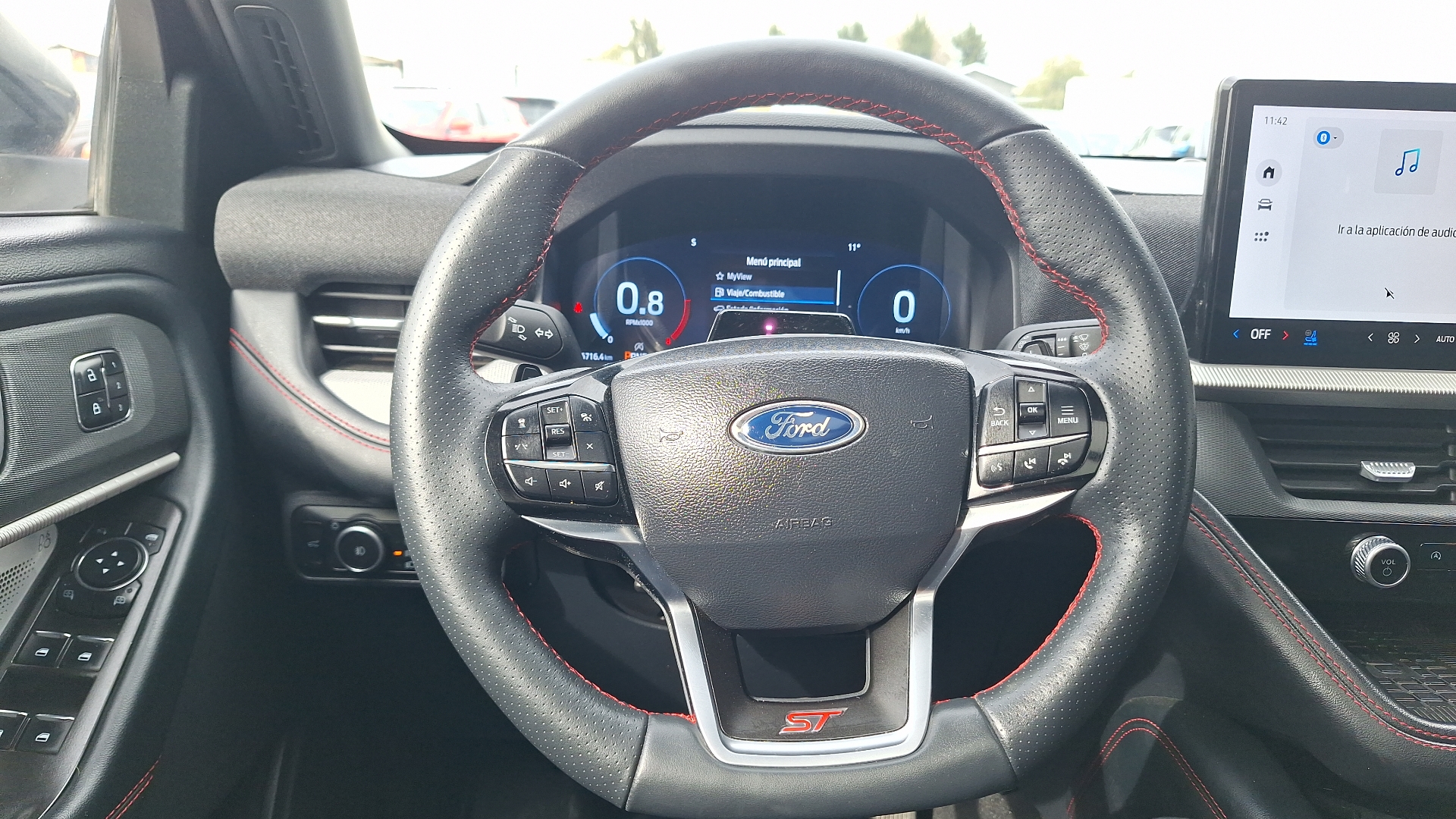 Ford Explorer — foto 8 de 17