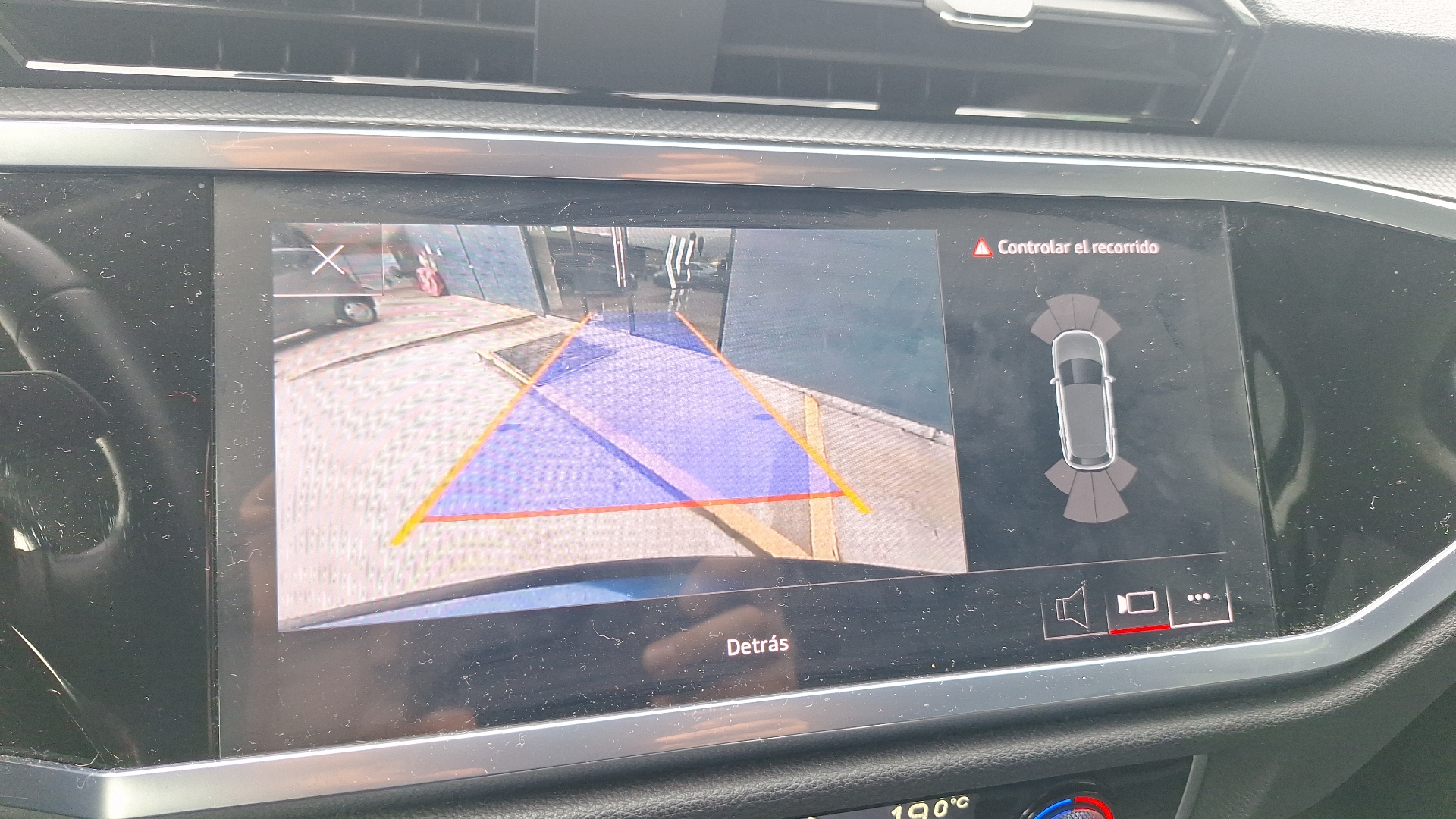 Audi Q3 — foto 12 de 15