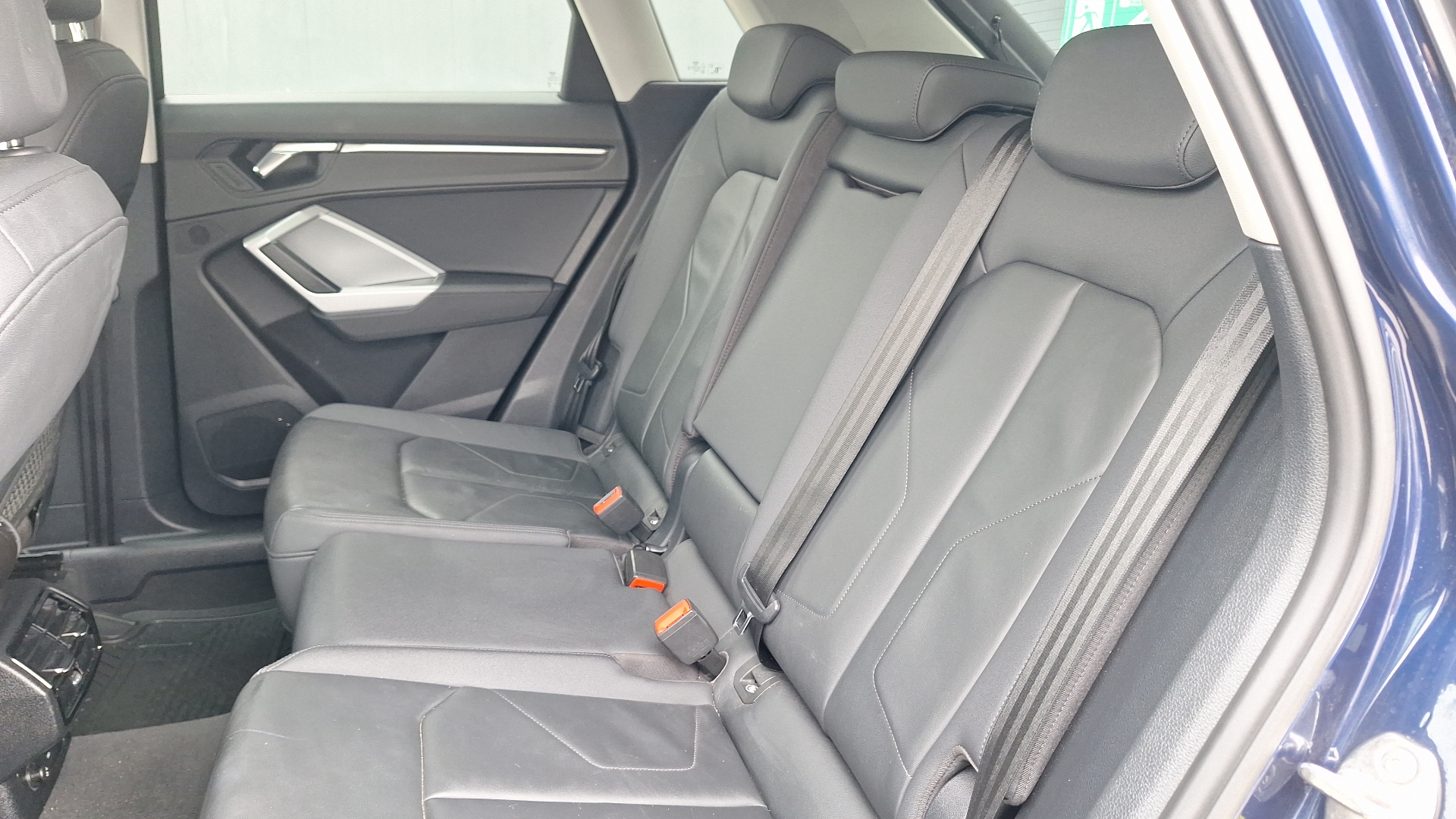 Audi Q3 — foto 13 de 15