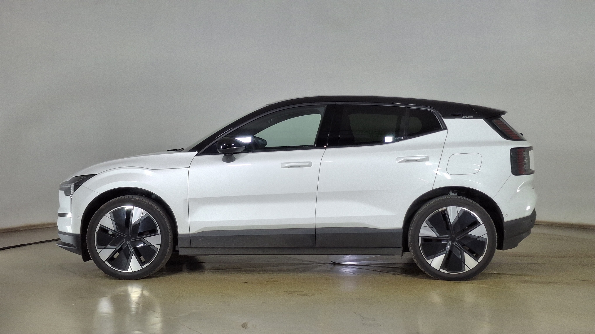 Volvo Ex30 — foto 7 de 17