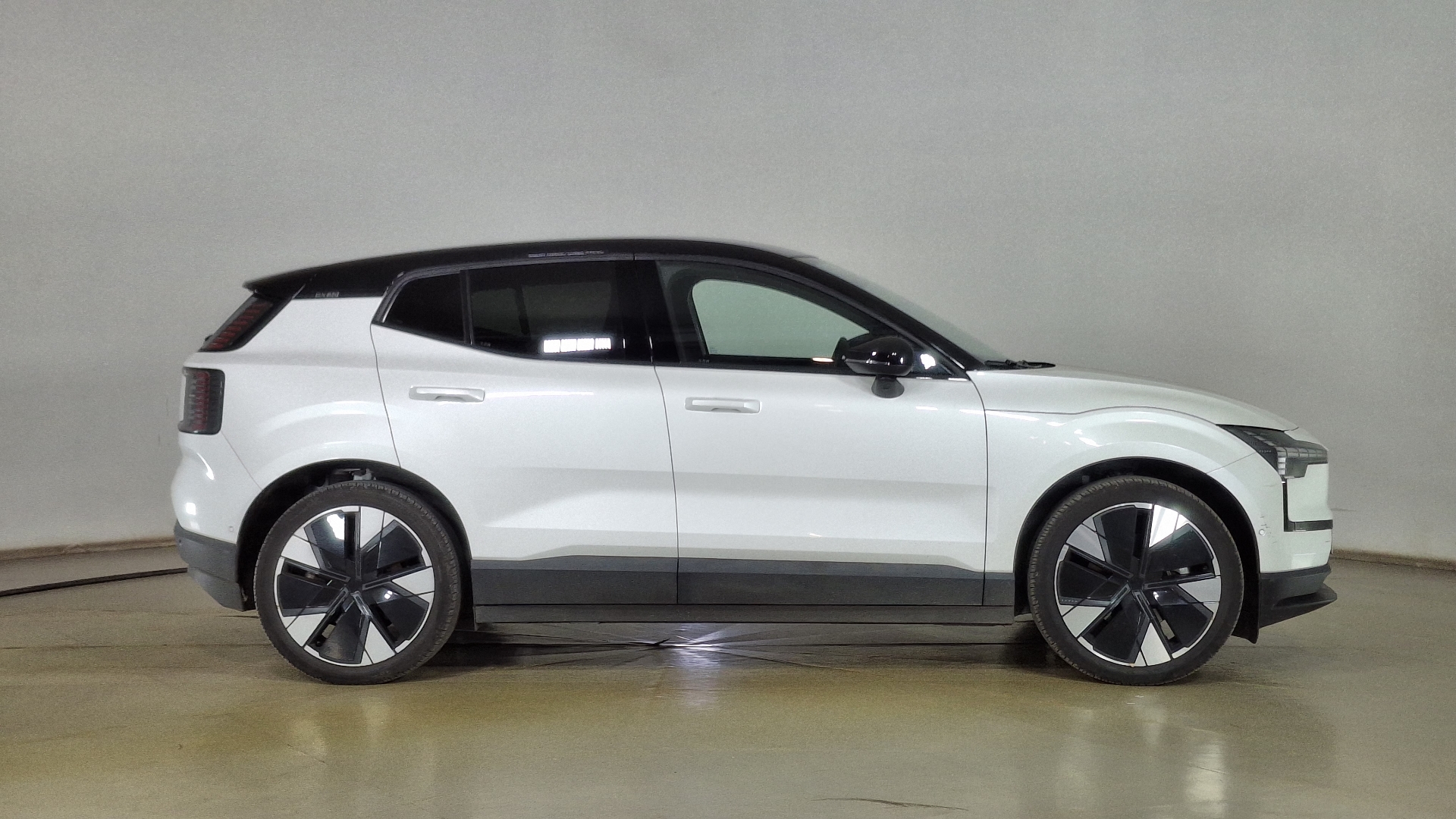 Volvo Ex30 — foto 4 de 17