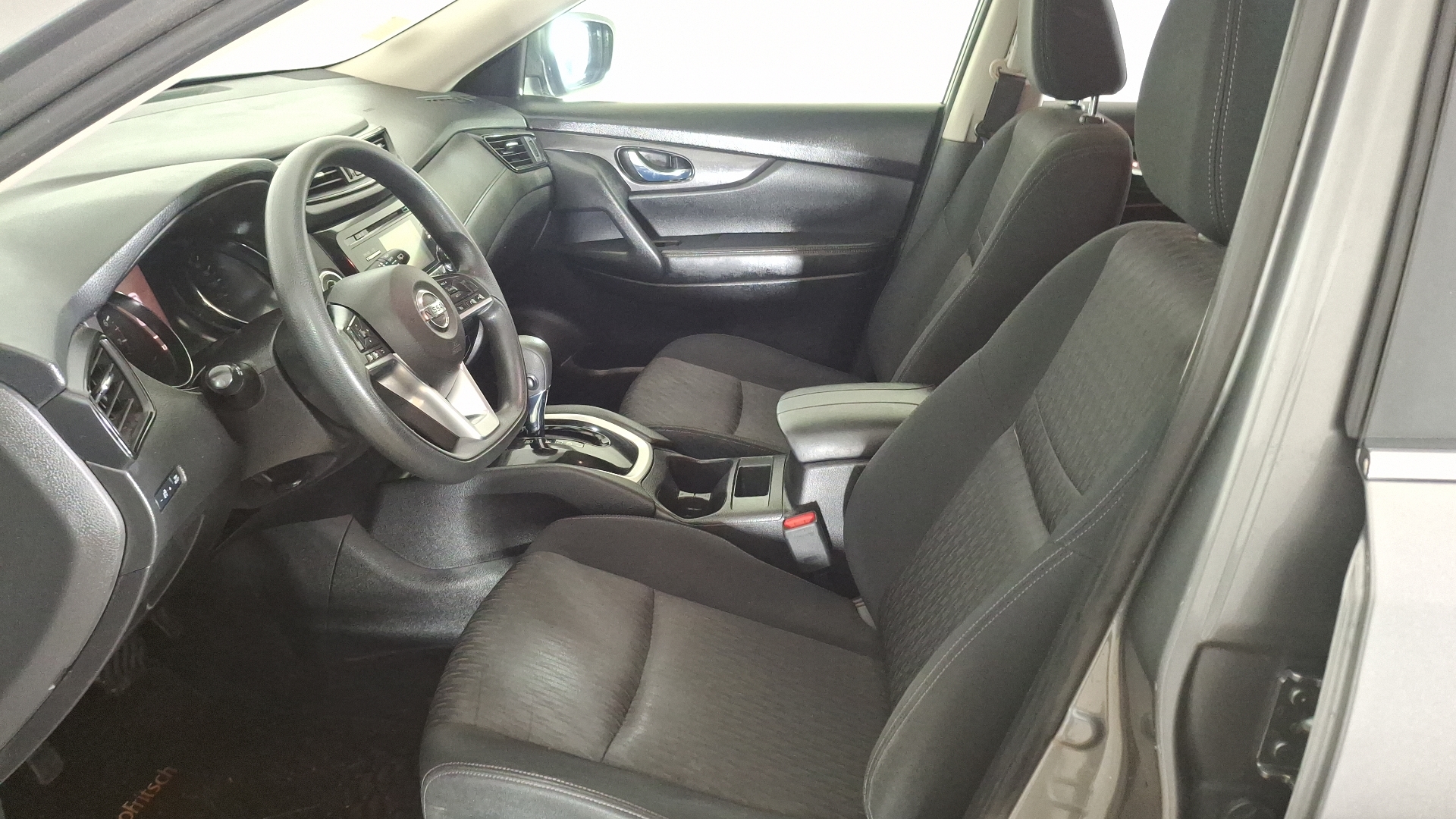 Nissan X-Trail — foto 13 de 16