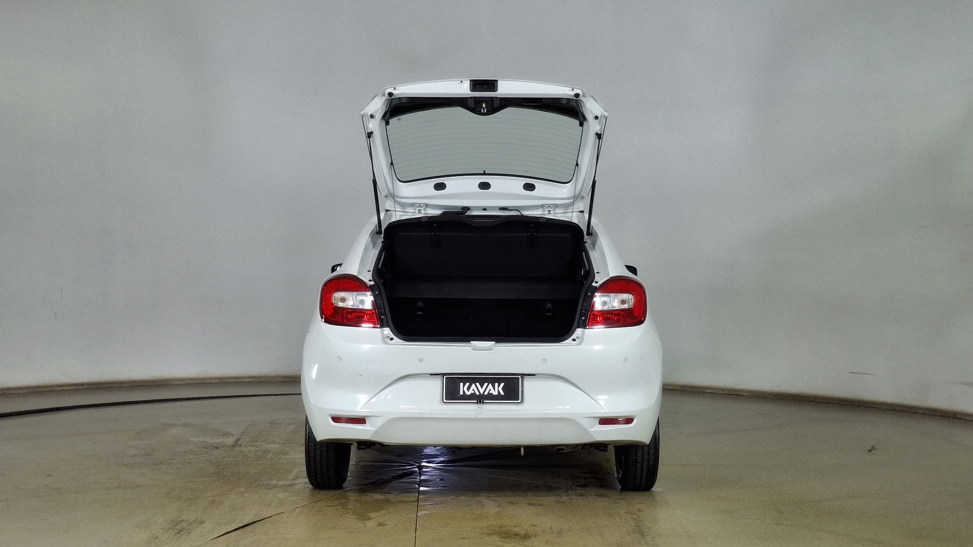 Suzuki Baleno — foto 6 de 15