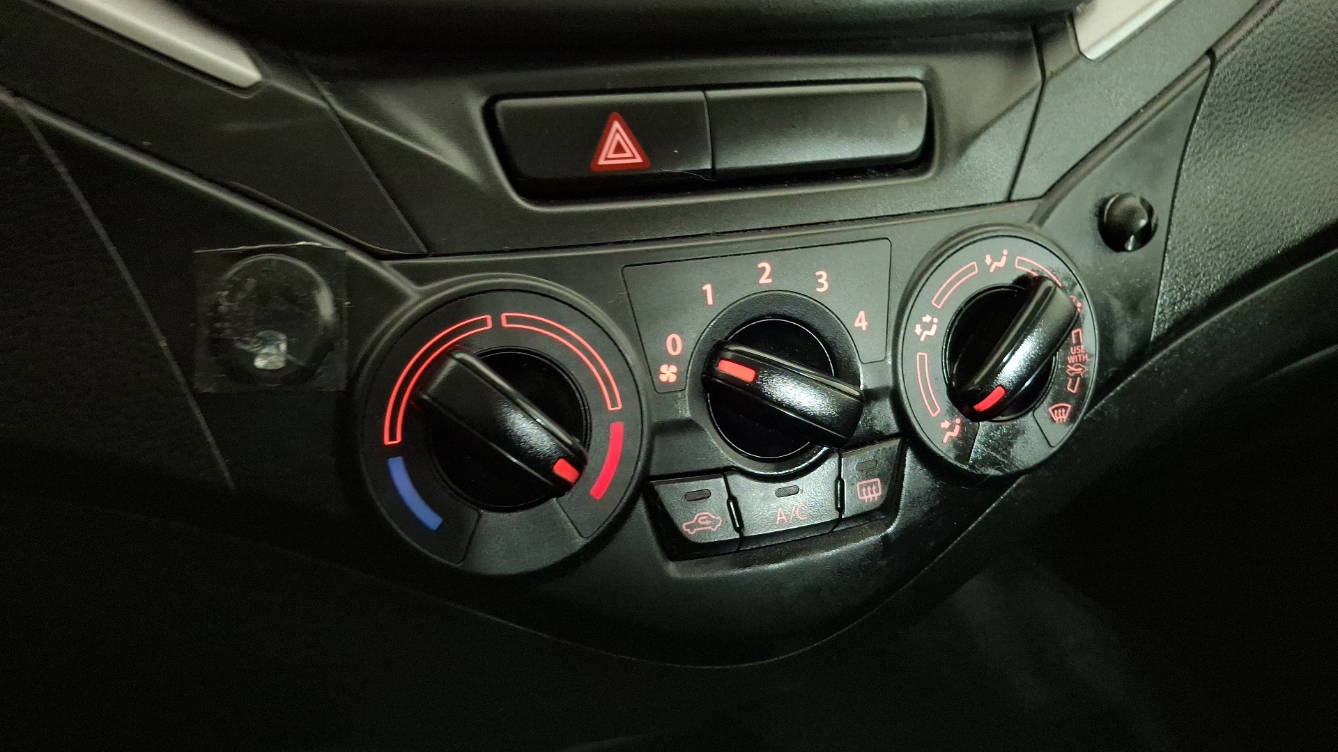 Suzuki Baleno — foto 14 de 15