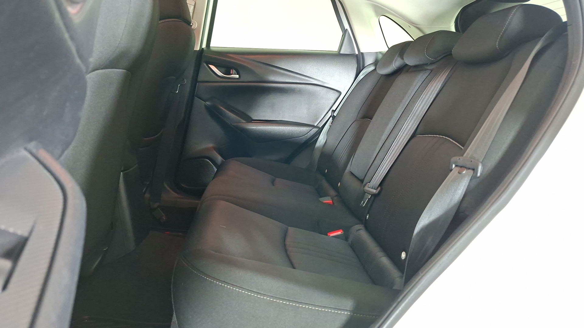 Mazda CX-3 — foto 14 de 16