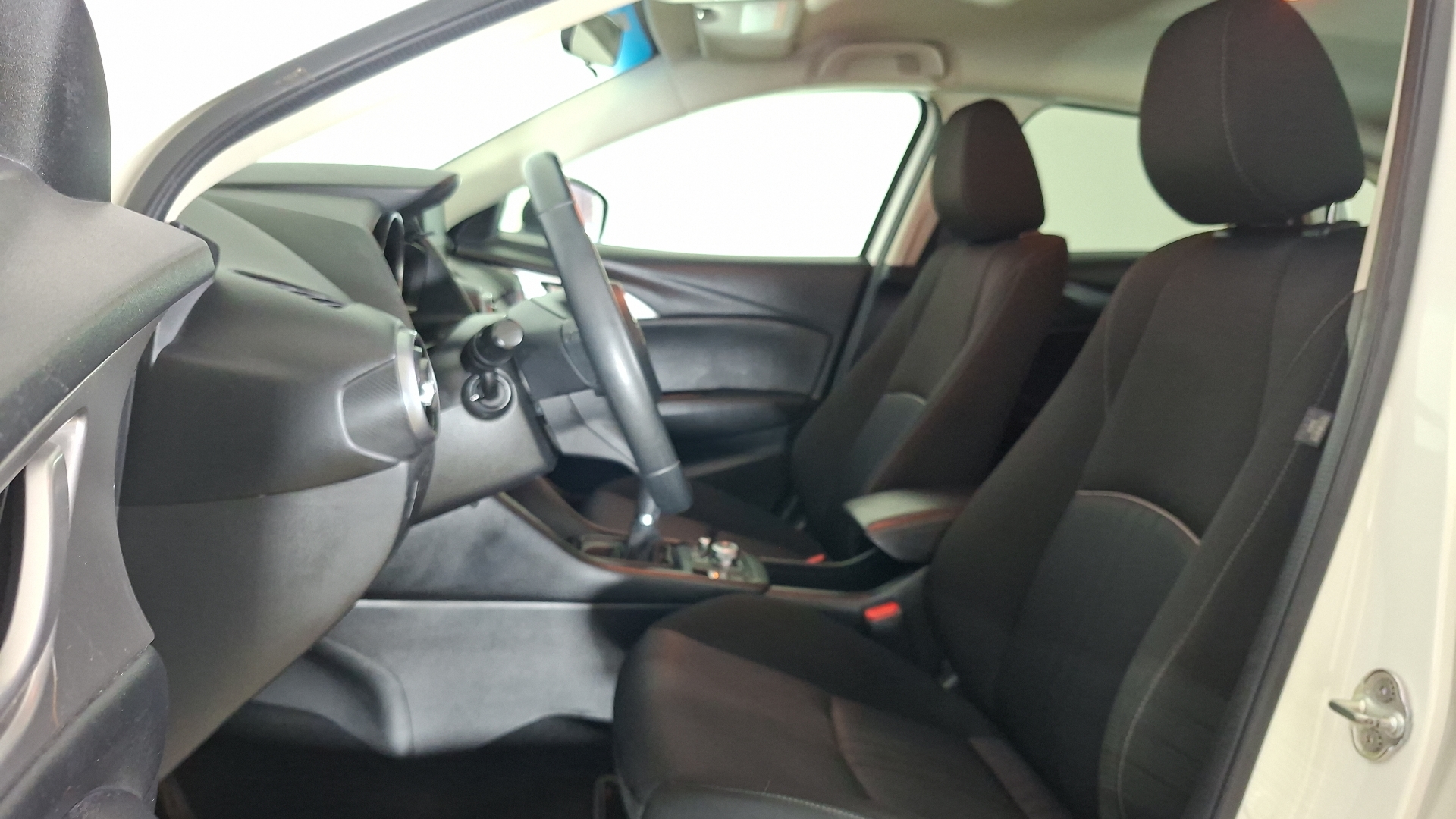 Mazda CX-3 — foto 13 de 16