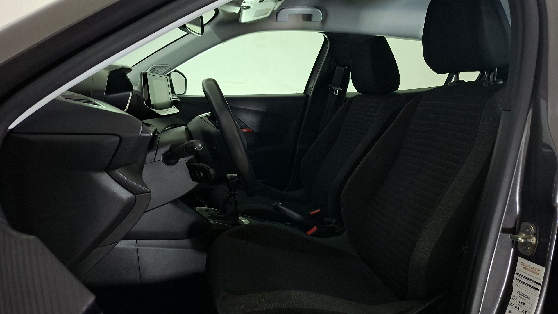 Peugeot 2008 — foto 13 de 16