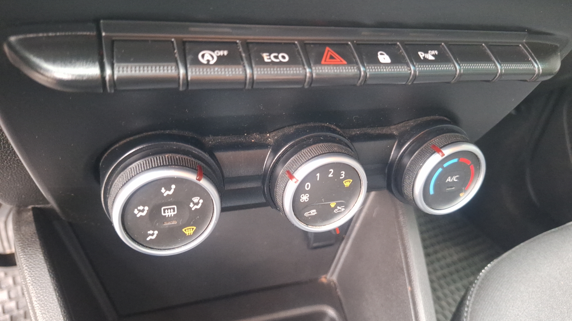 Renault Duster — foto 15 de 15