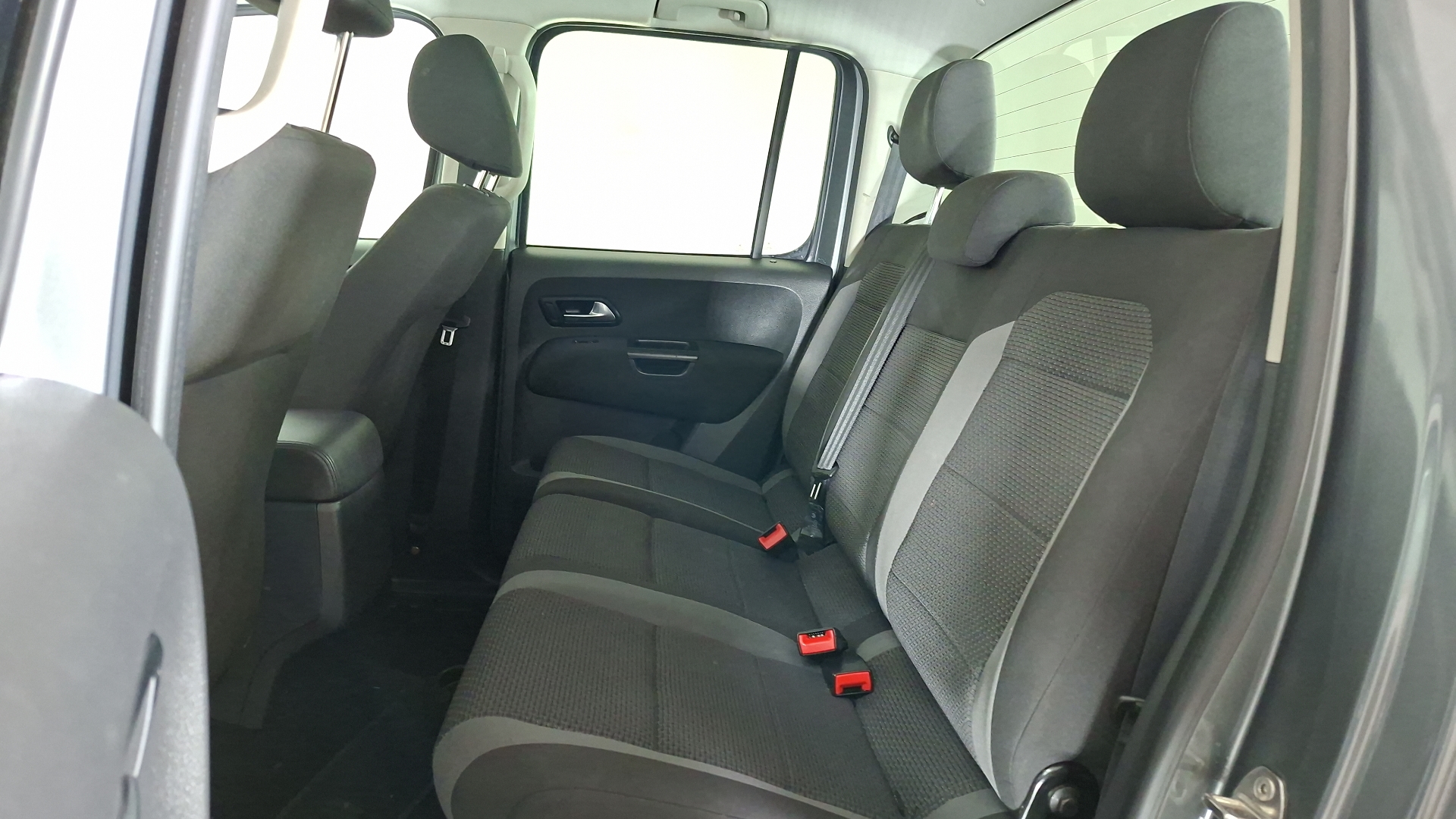Volkswagen Amarok — foto 13 de 15