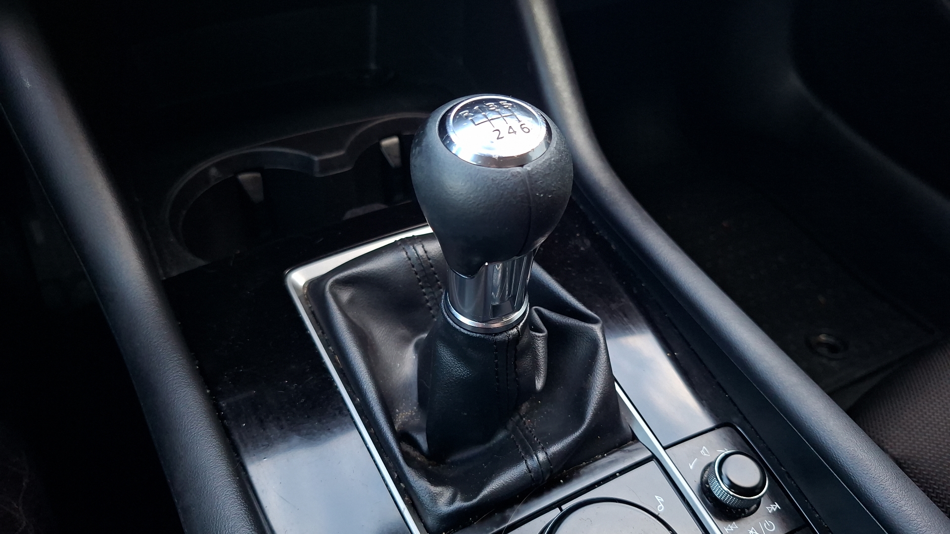 Mazda 3 — foto 11 de 15