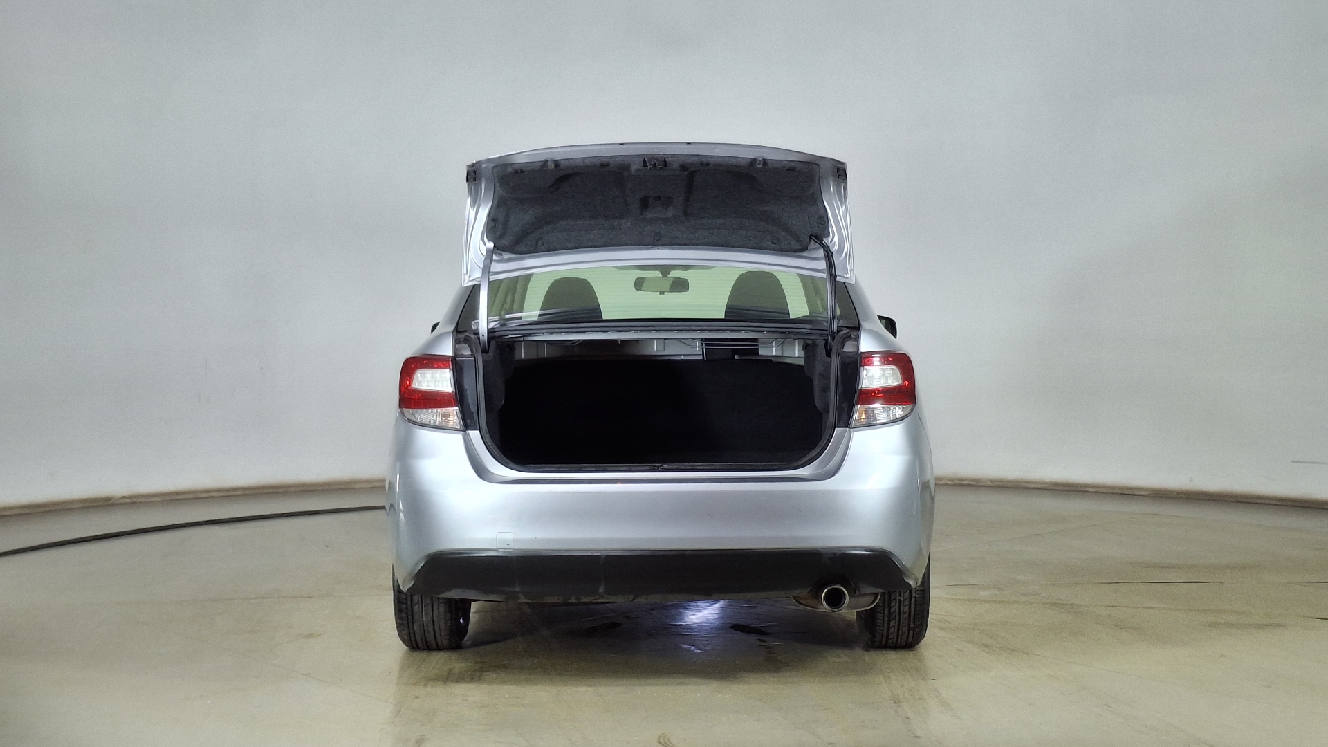 Subaru Impreza — foto 6 de 16