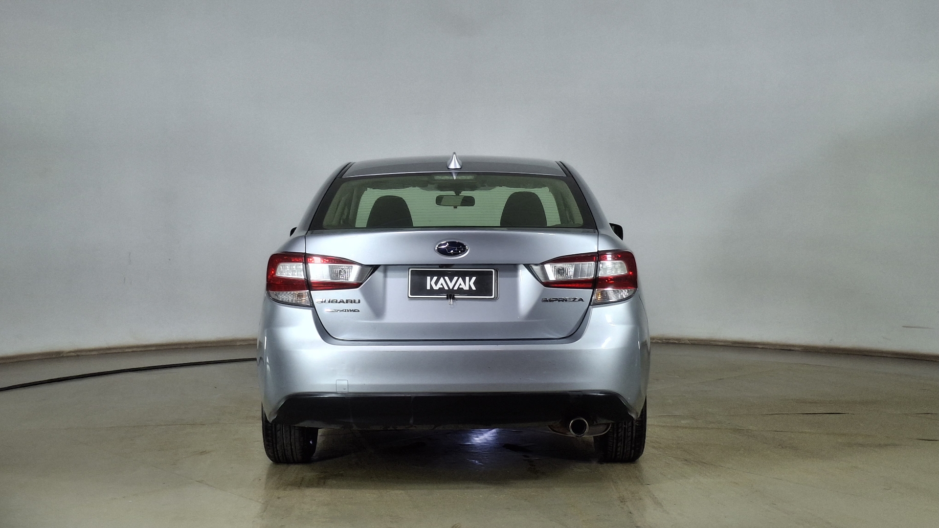 Subaru Impreza — foto 5 de 16
