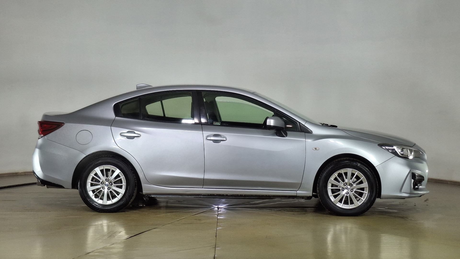 Subaru Impreza — foto 4 de 16