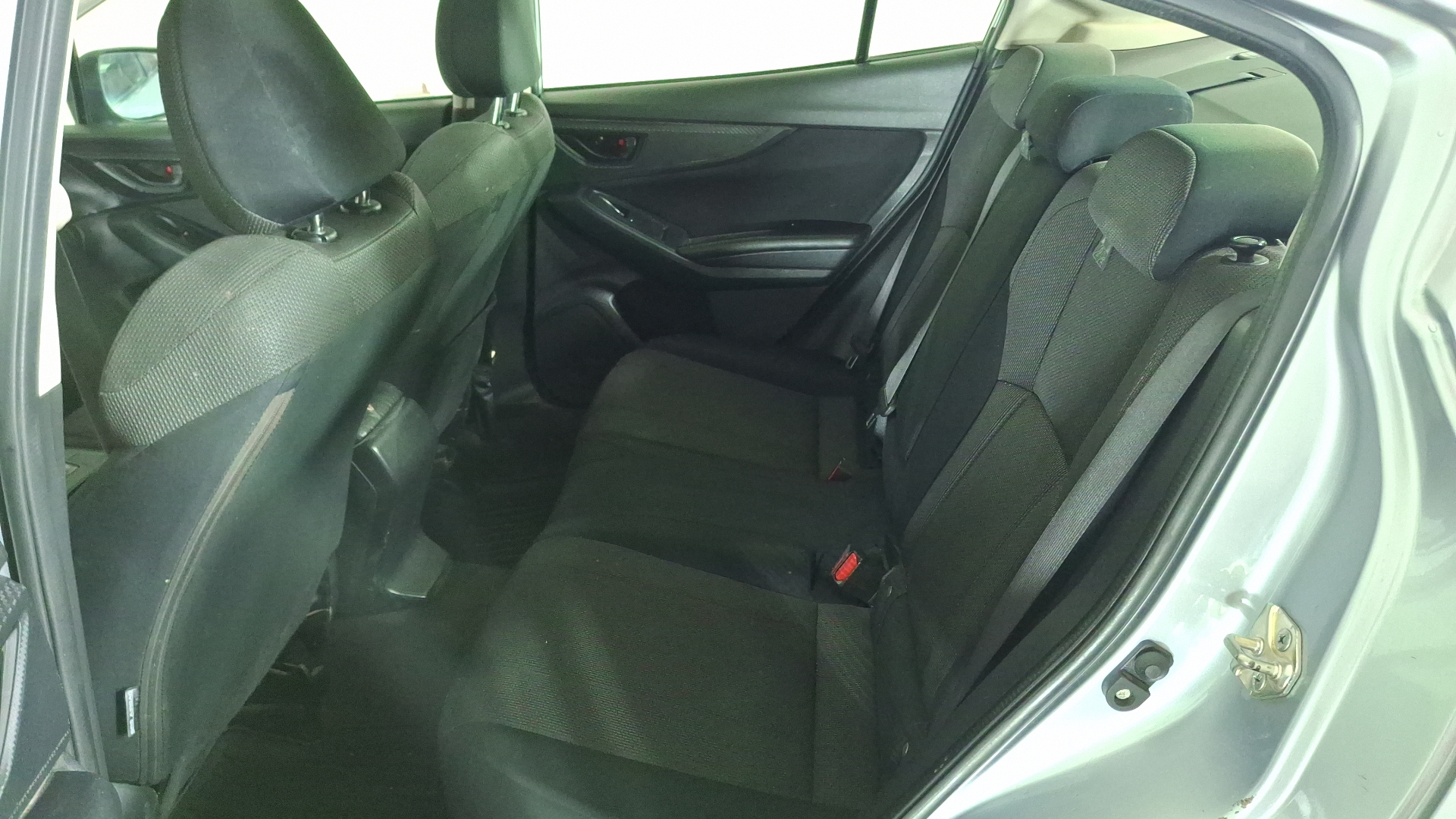 Subaru Impreza — foto 14 de 16