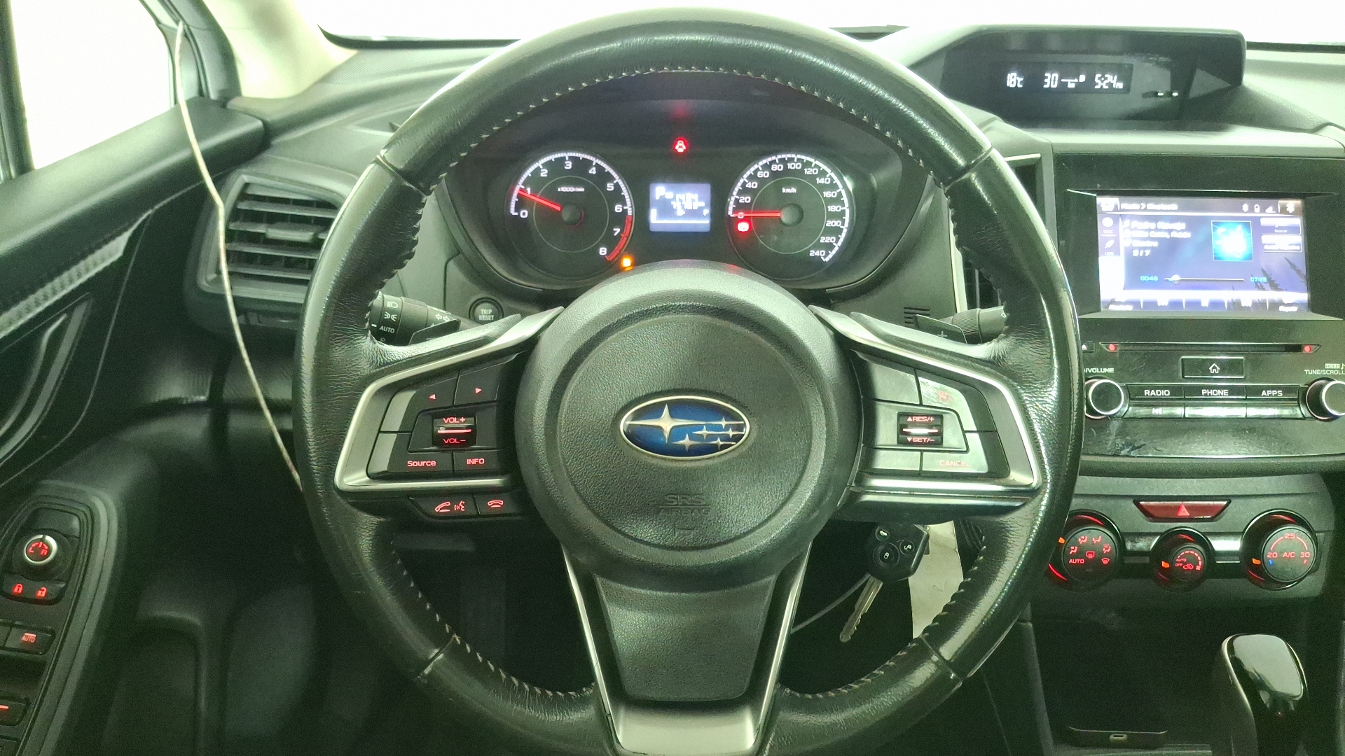 Subaru Impreza — foto 8 de 16