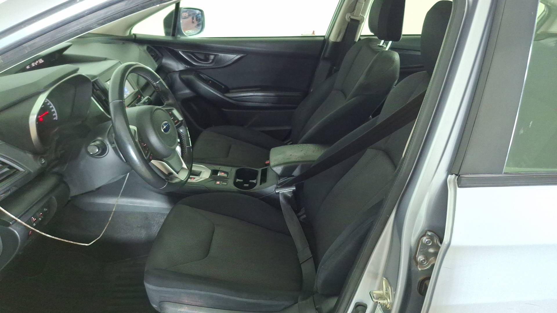 Subaru Impreza — foto 13 de 16