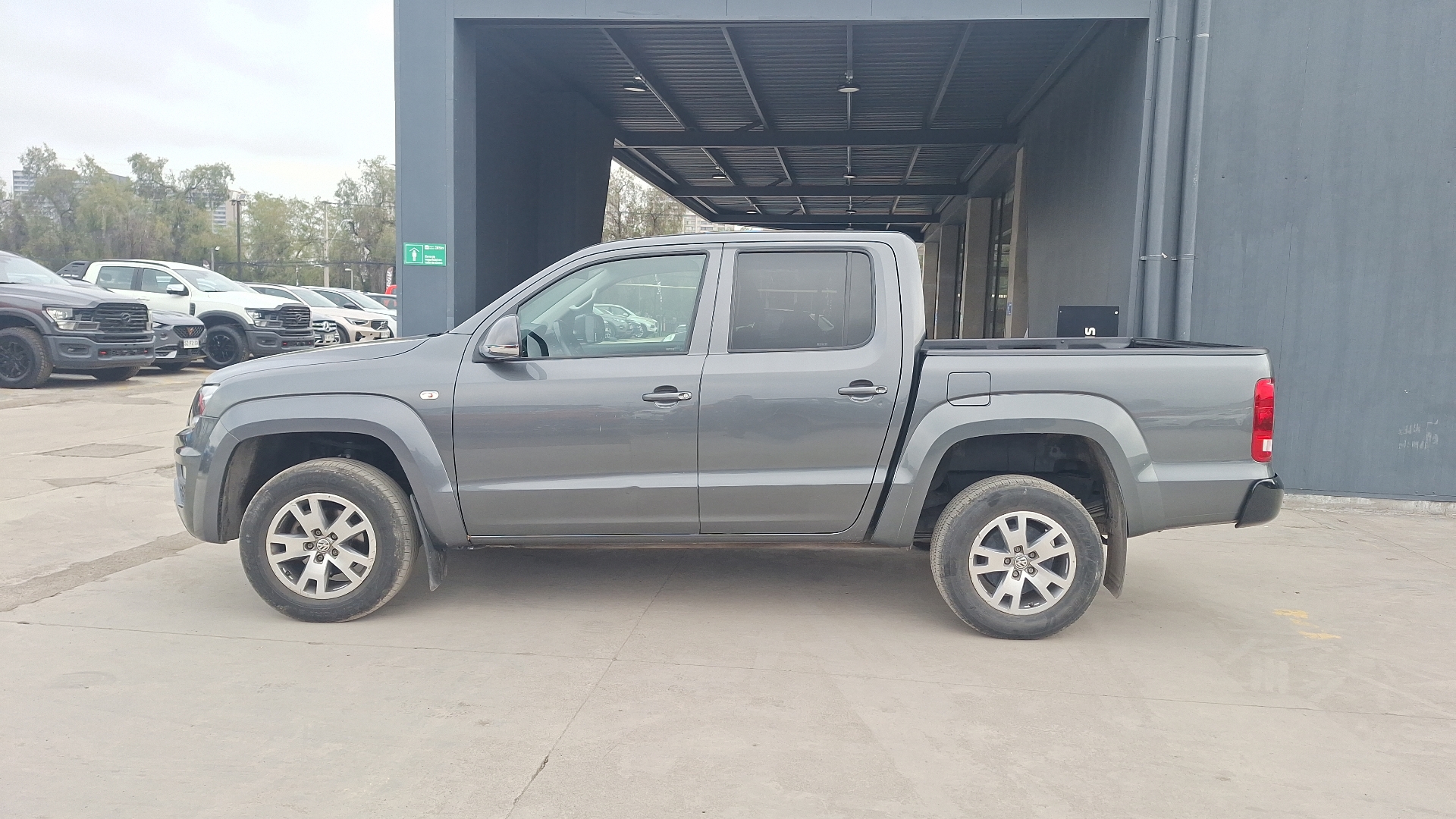 Volkswagen Amarok — foto 2 de 14
