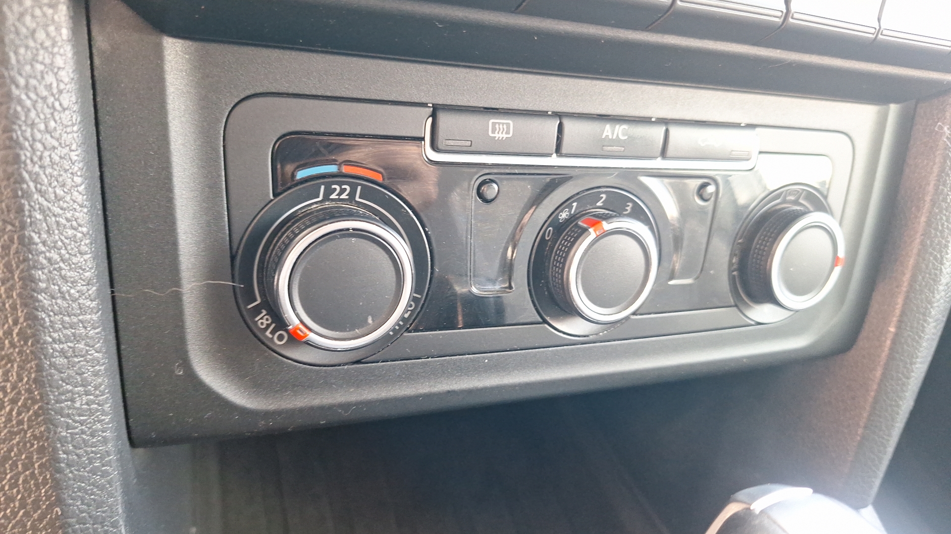 Volkswagen Amarok — foto 14 de 14