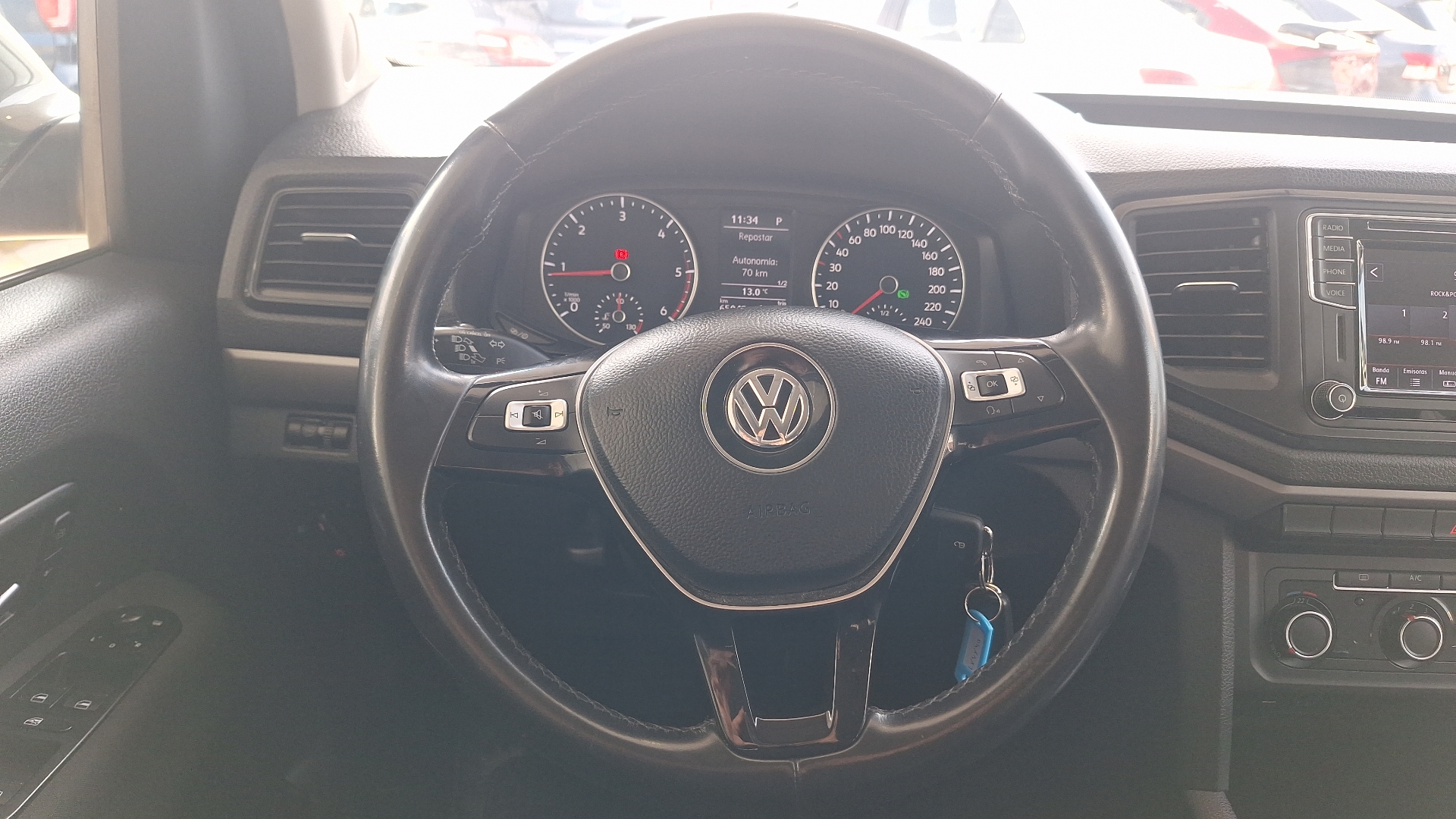 Volkswagen Amarok — foto 8 de 14
