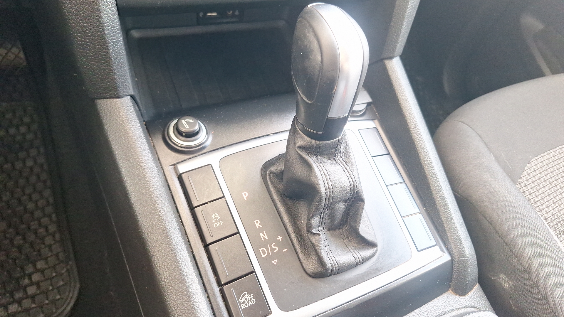 Volkswagen Amarok — foto 11 de 14