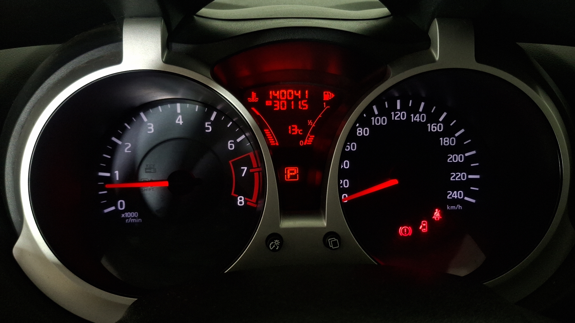 Nissan Juke — foto 9 de 16
