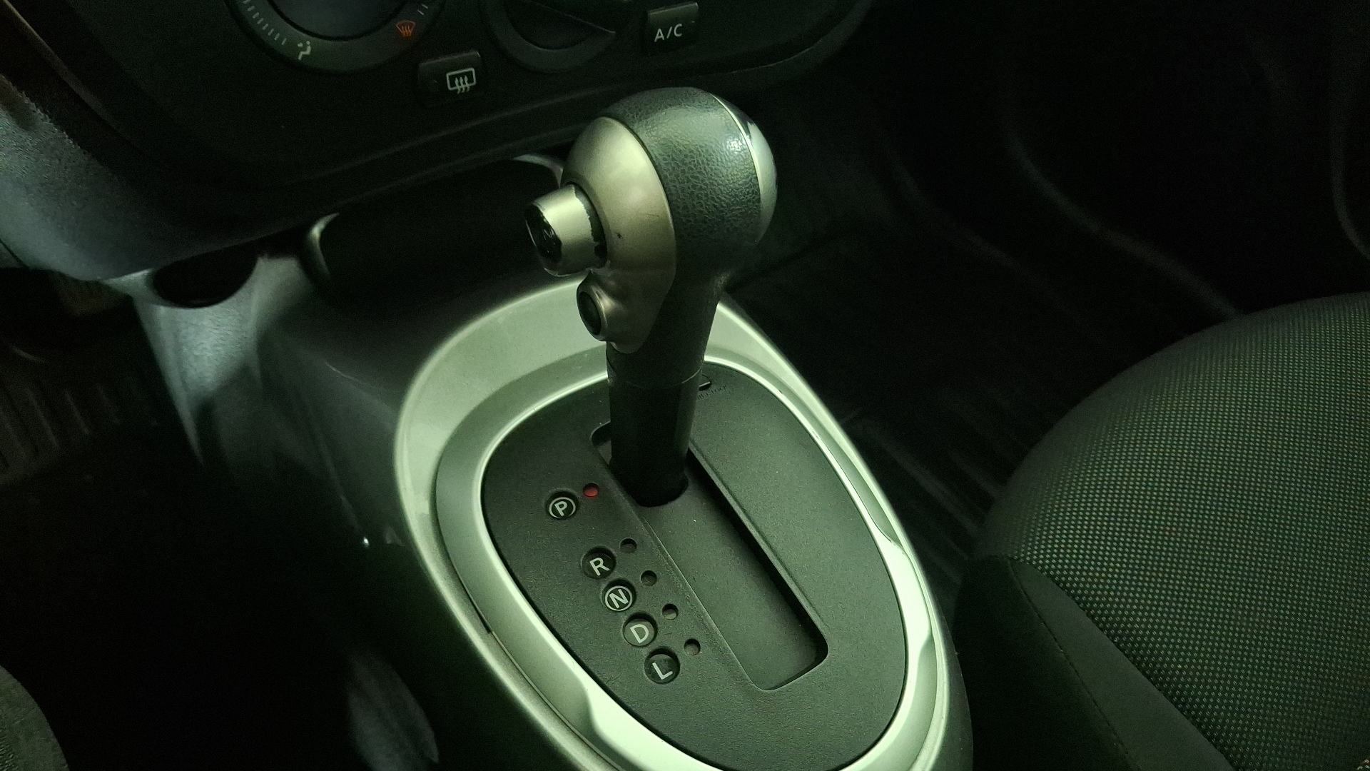 Nissan Juke — foto 11 de 16
