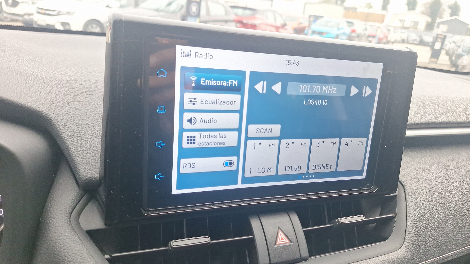 Toyota RAV4 — foto 10 de 15