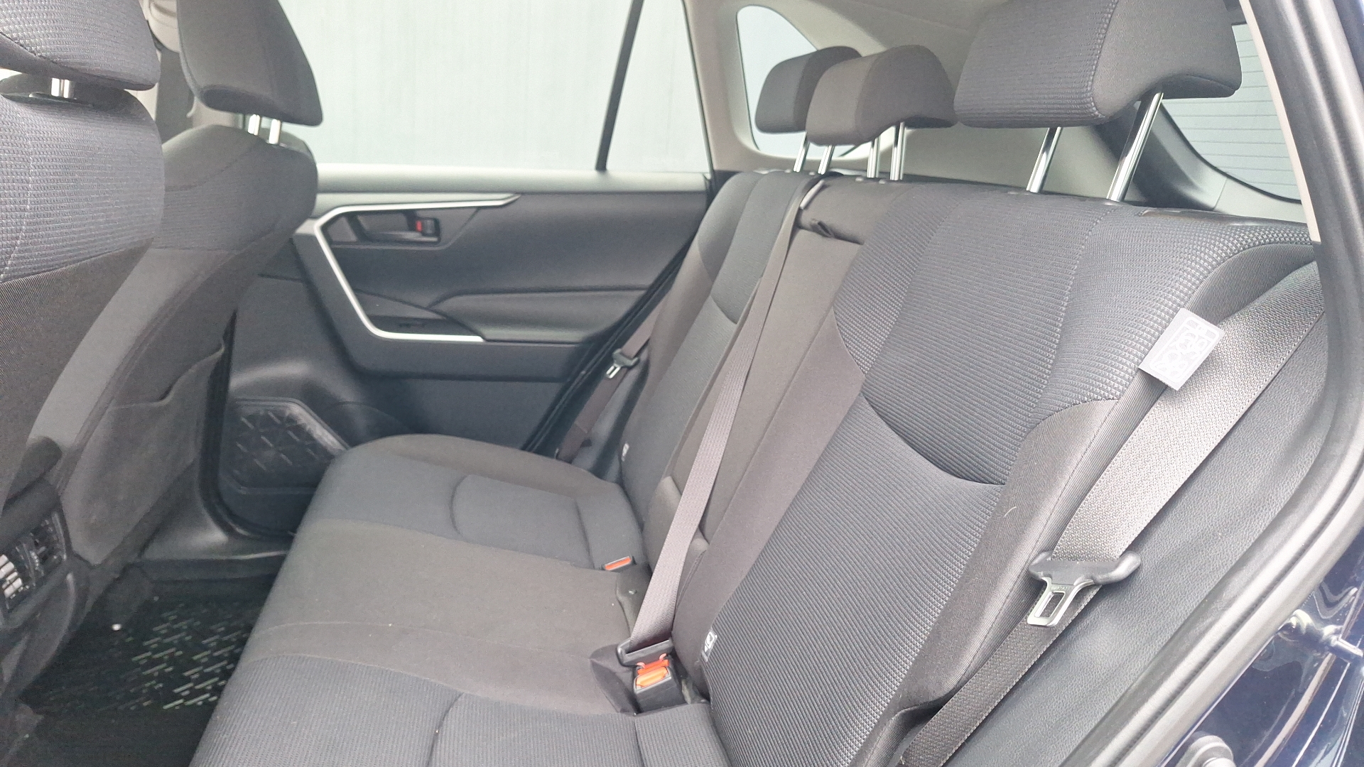 Toyota RAV4 — foto 13 de 15