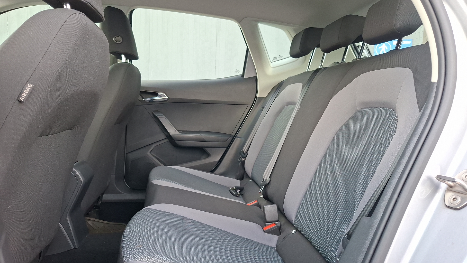SEAT Arona — foto 14 de 15