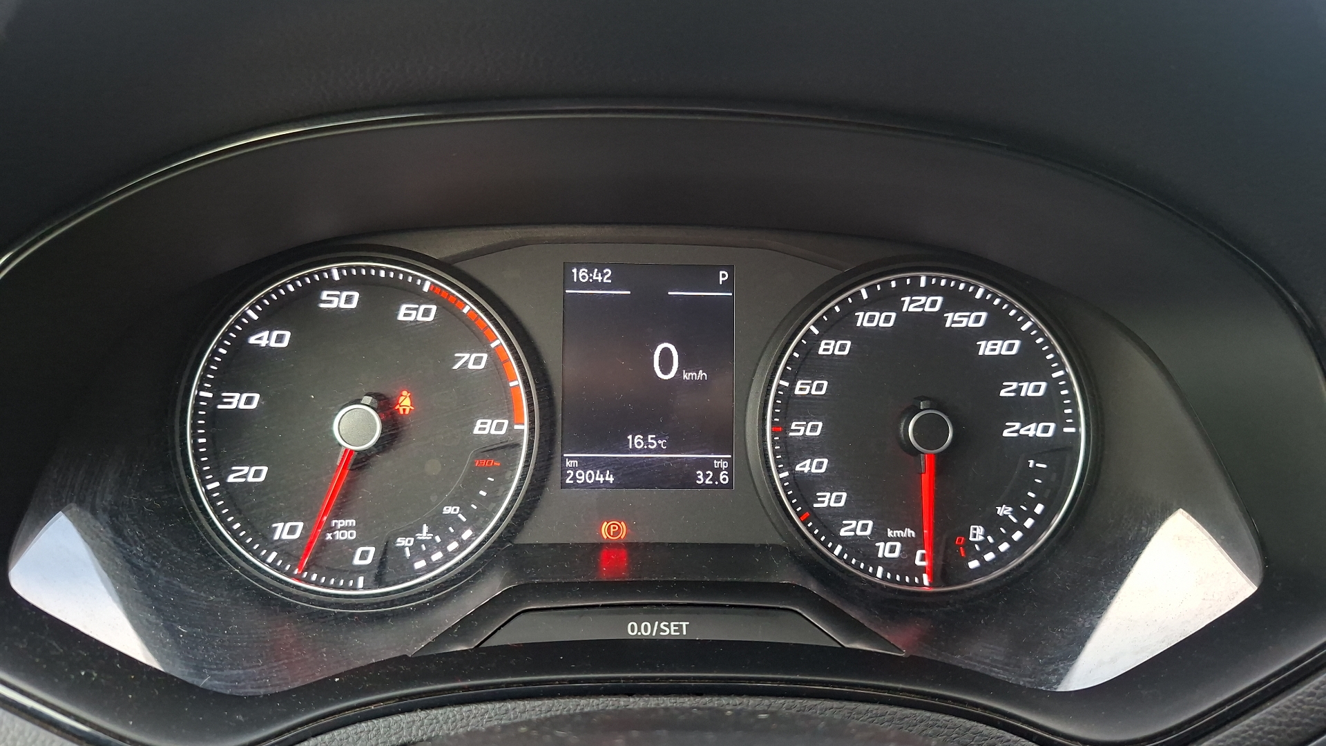 SEAT Arona — foto 9 de 15