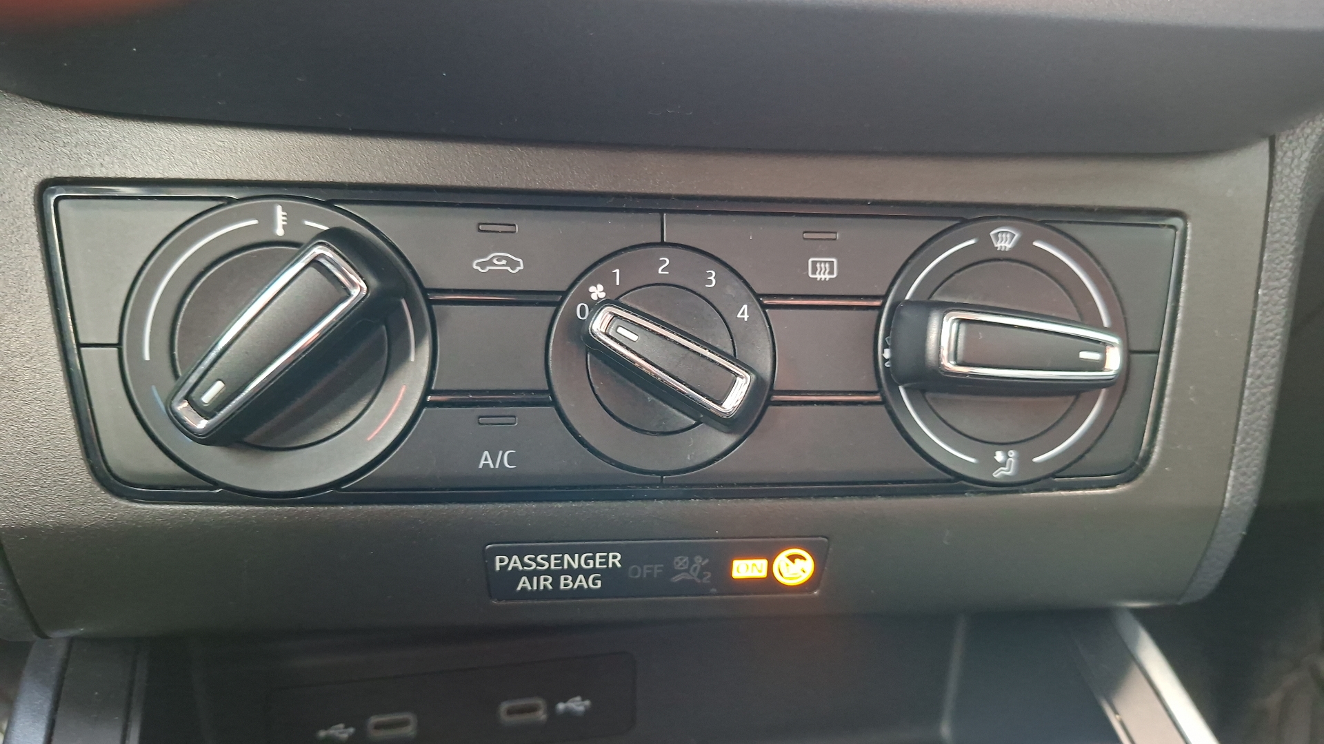 SEAT Arona — foto 15 de 15
