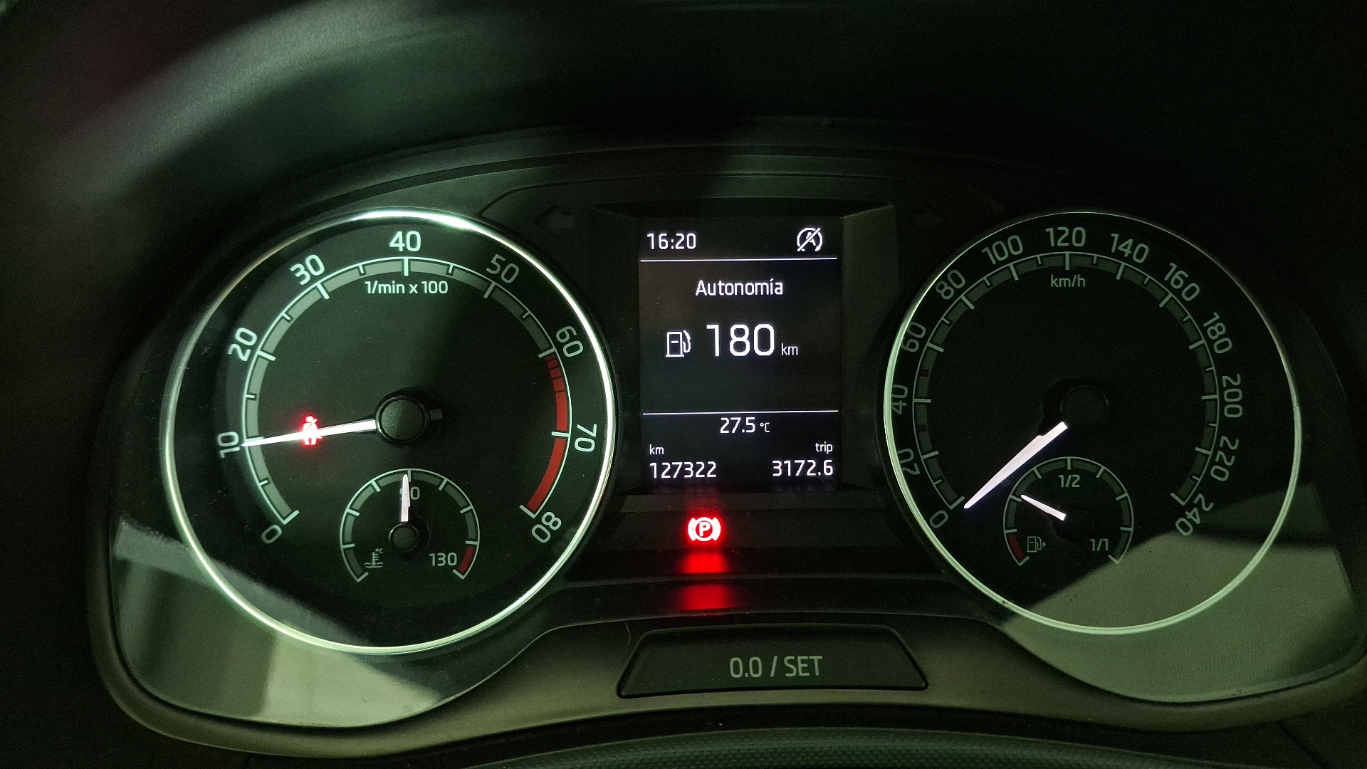 Škoda Fabia — foto 9 de 15